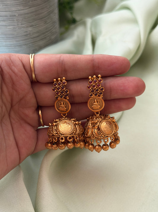 Anbukarasi Kaashu Jhumka