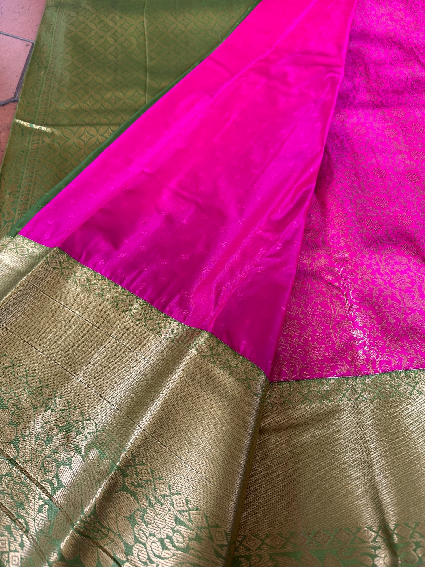 Pop pink x pistachio Tissue silk saree