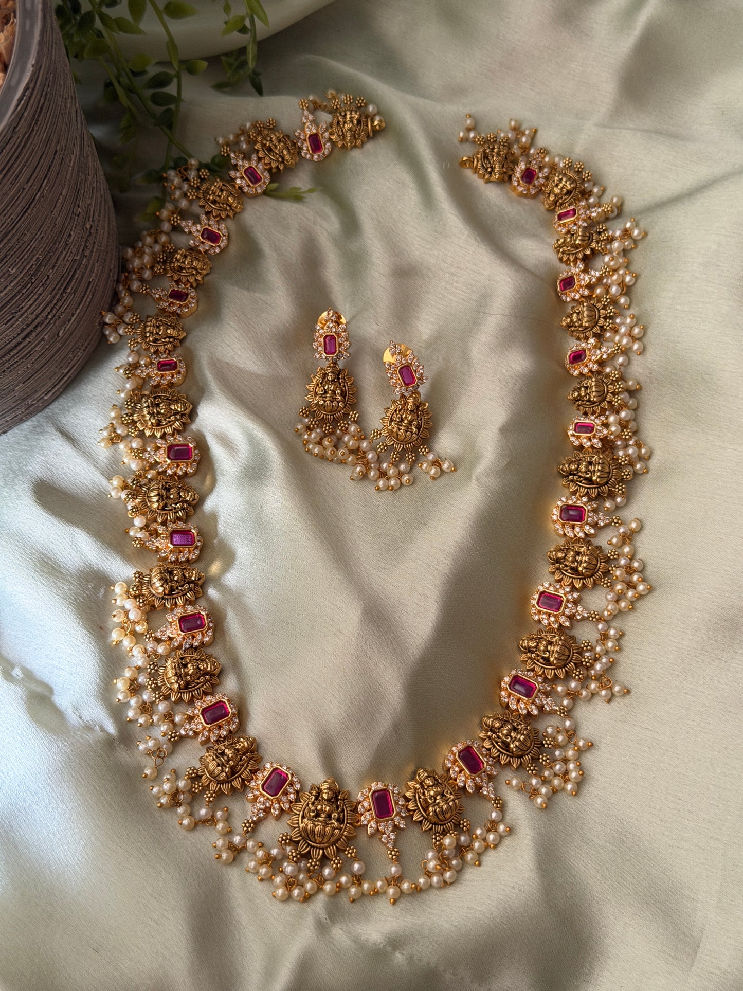 Square Ruby Lakshmi Guttapusalu Haaram