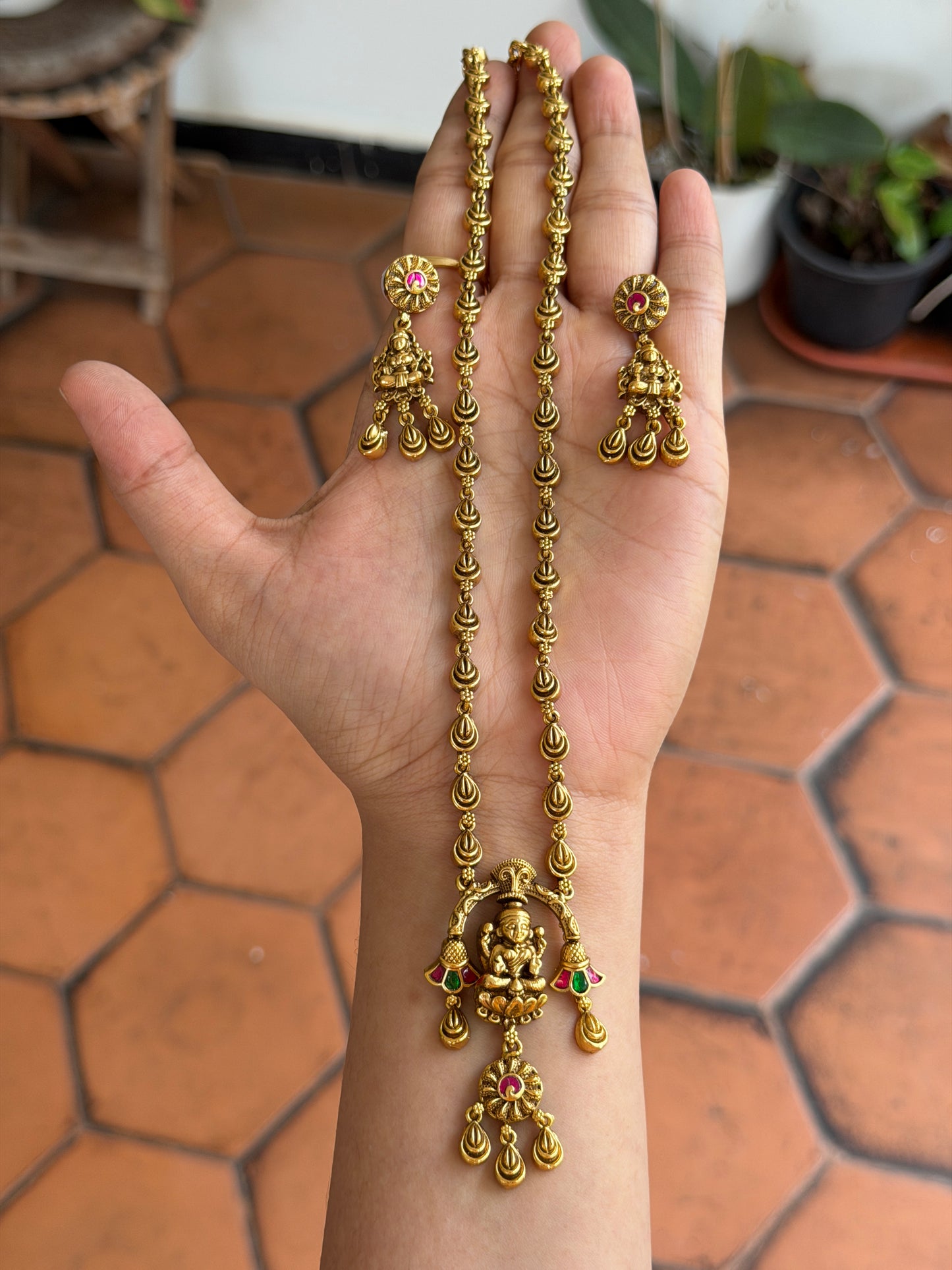 Mithila Antique thin Mid Haaram