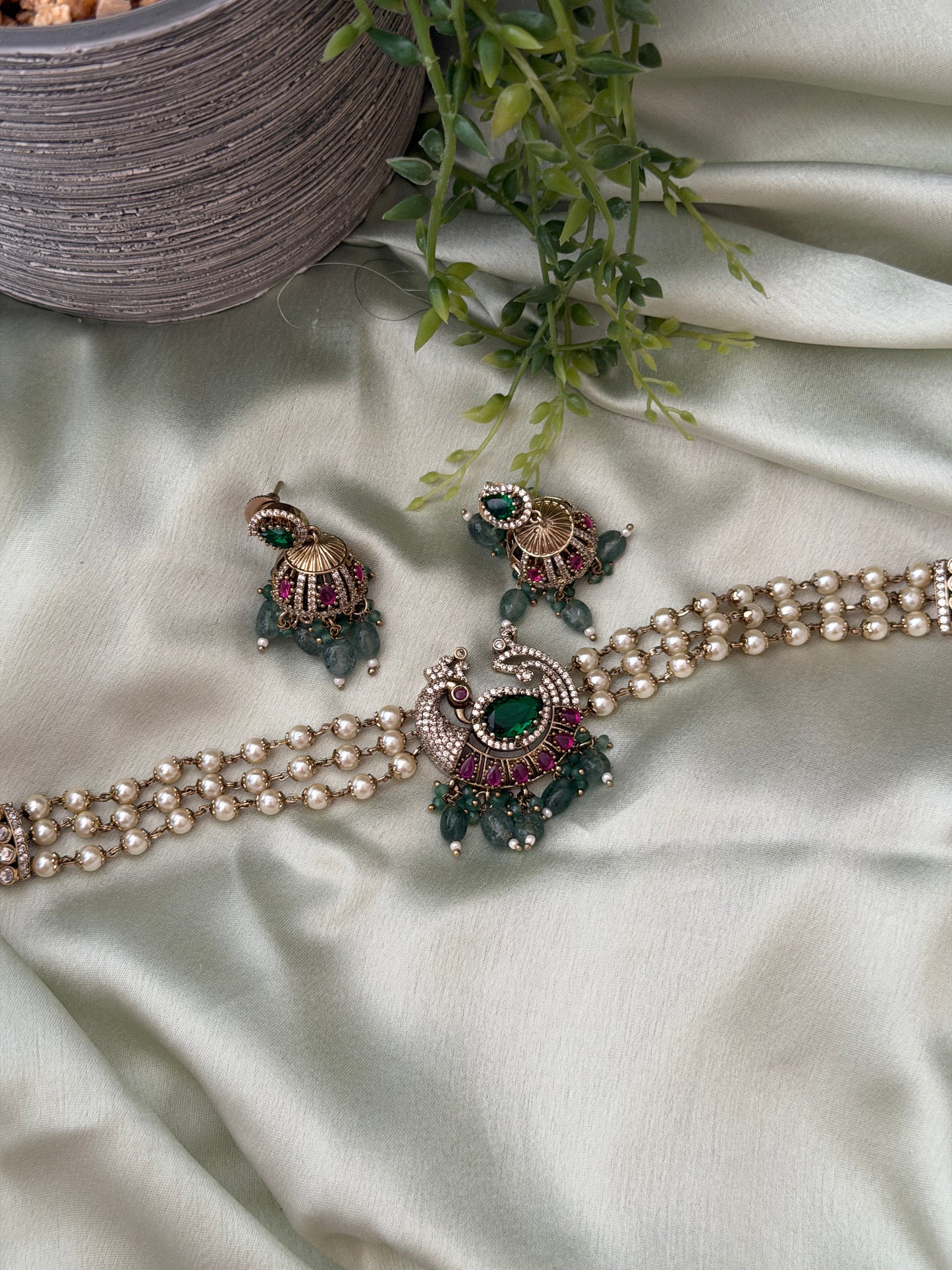 AD Azura Pearl Choker