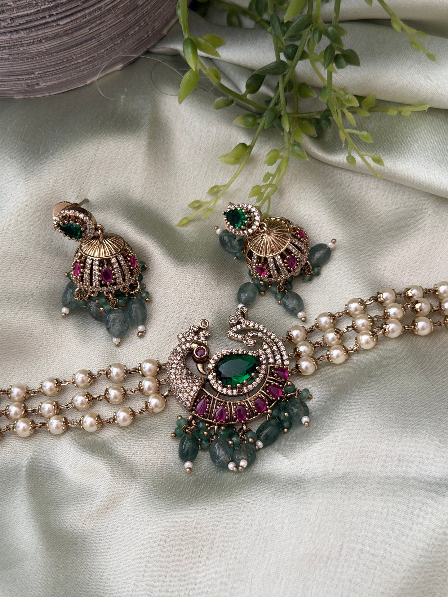 AD Azura Pearl Choker
