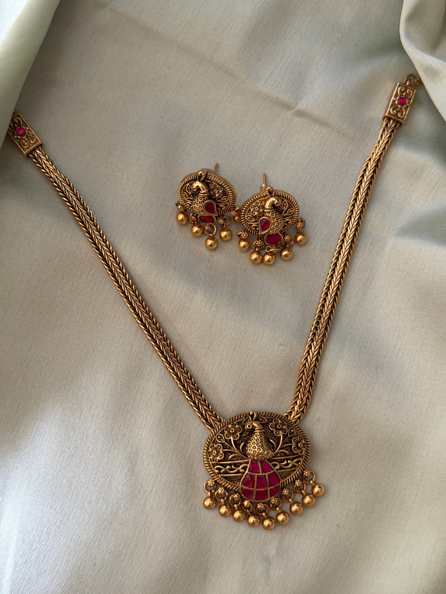 Azura Oval Pendant Choker