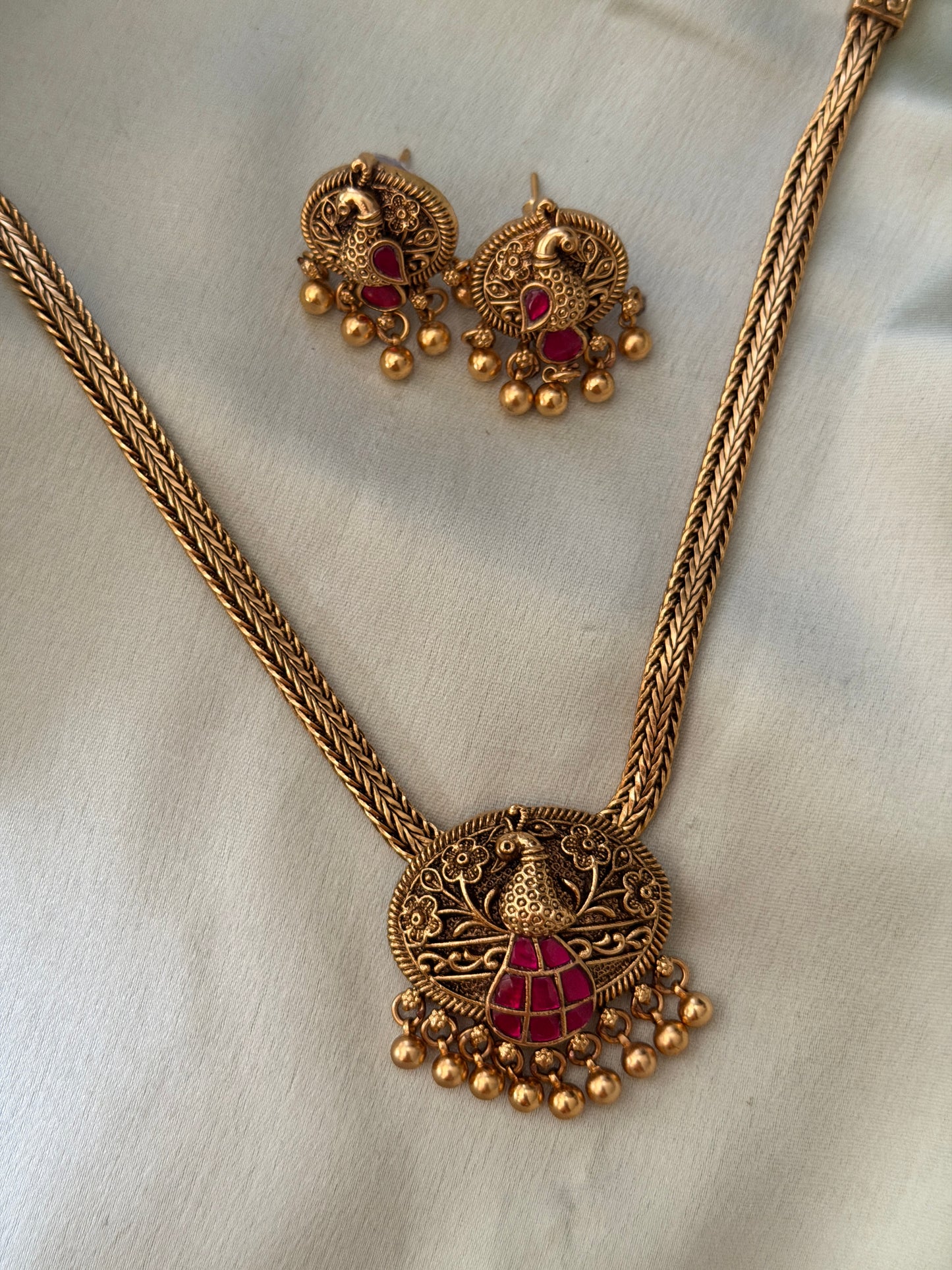 Azura Oval Pendant Choker