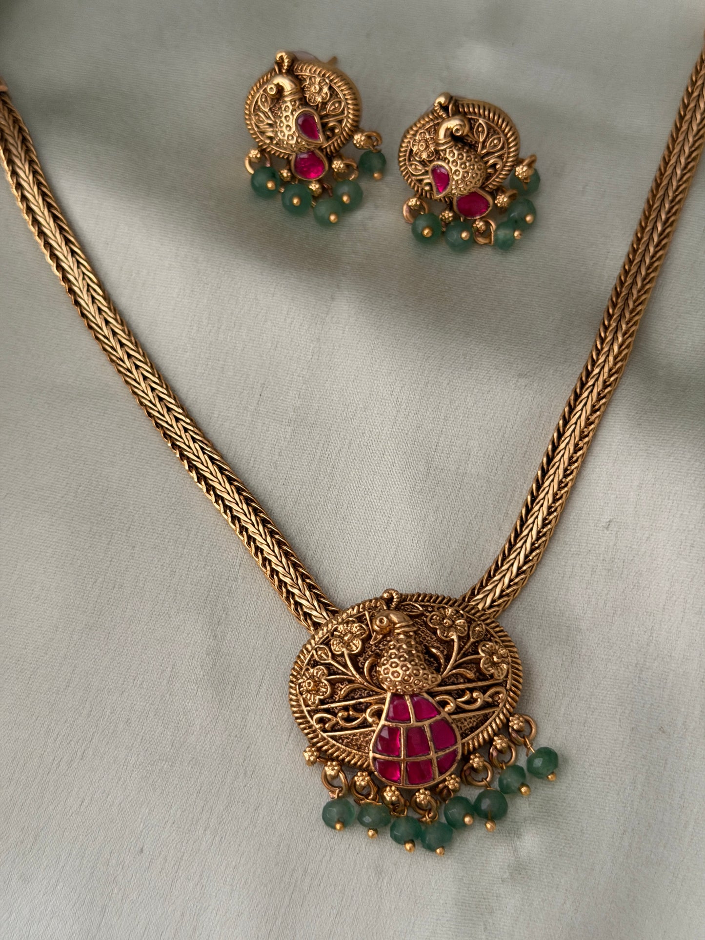 Azura Oval Pendant Choker