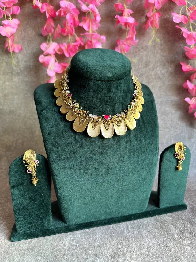 Premium Vintage Edition Necklace