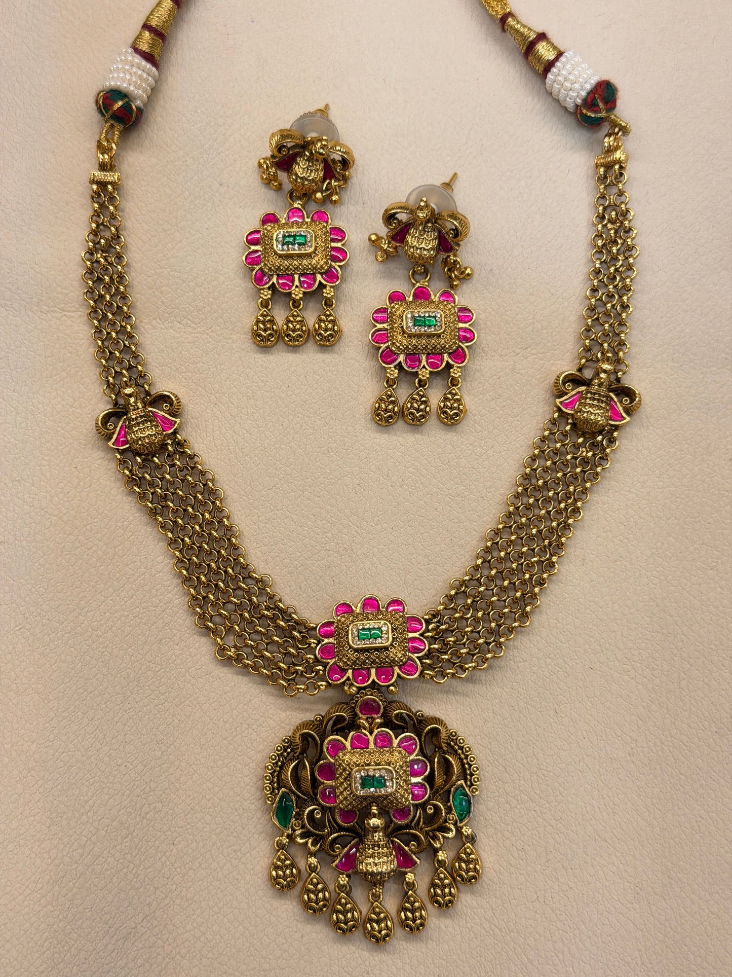 Arjaani Non Idol Necklace