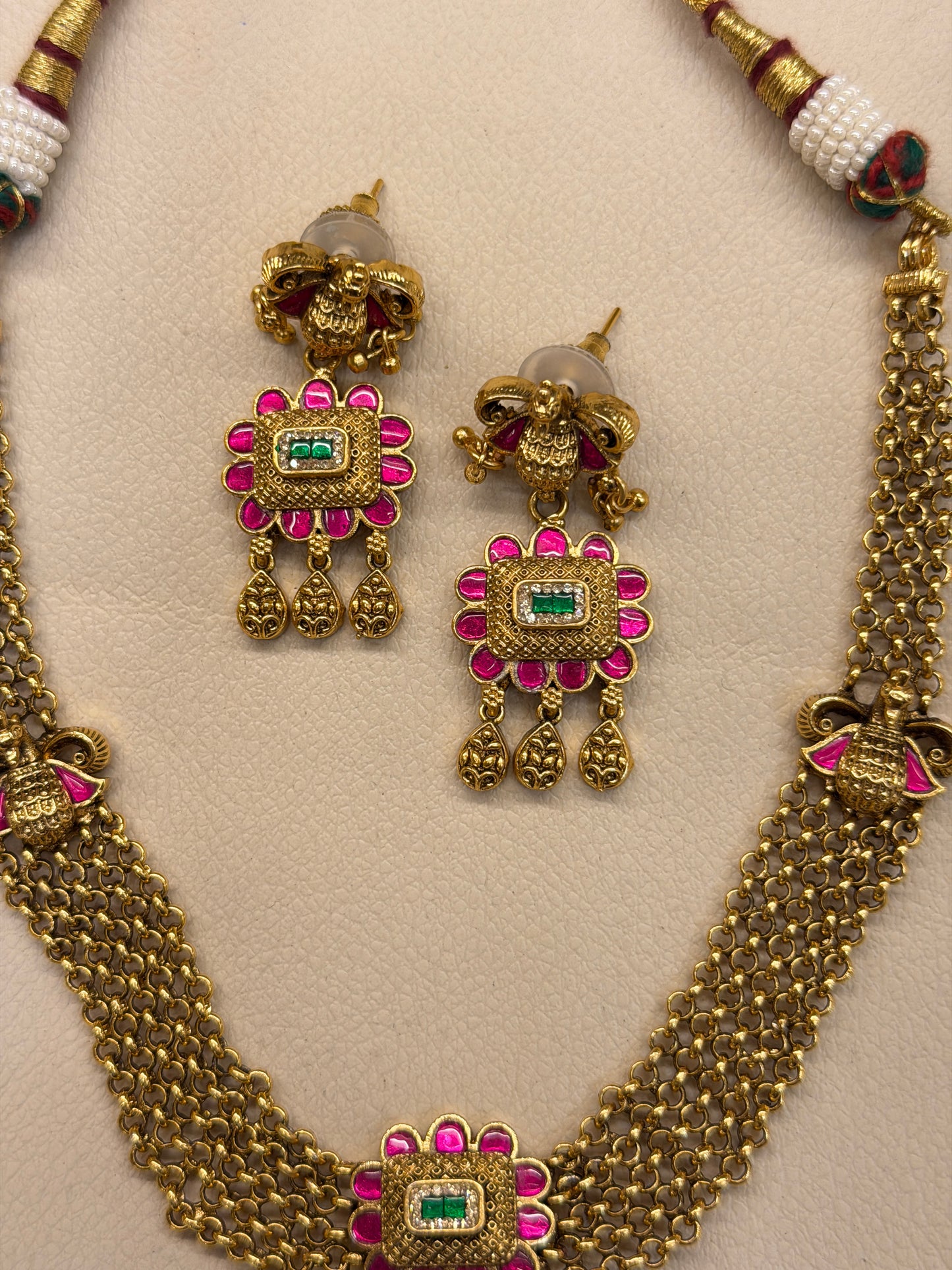 Arjaani Non Idol Necklace