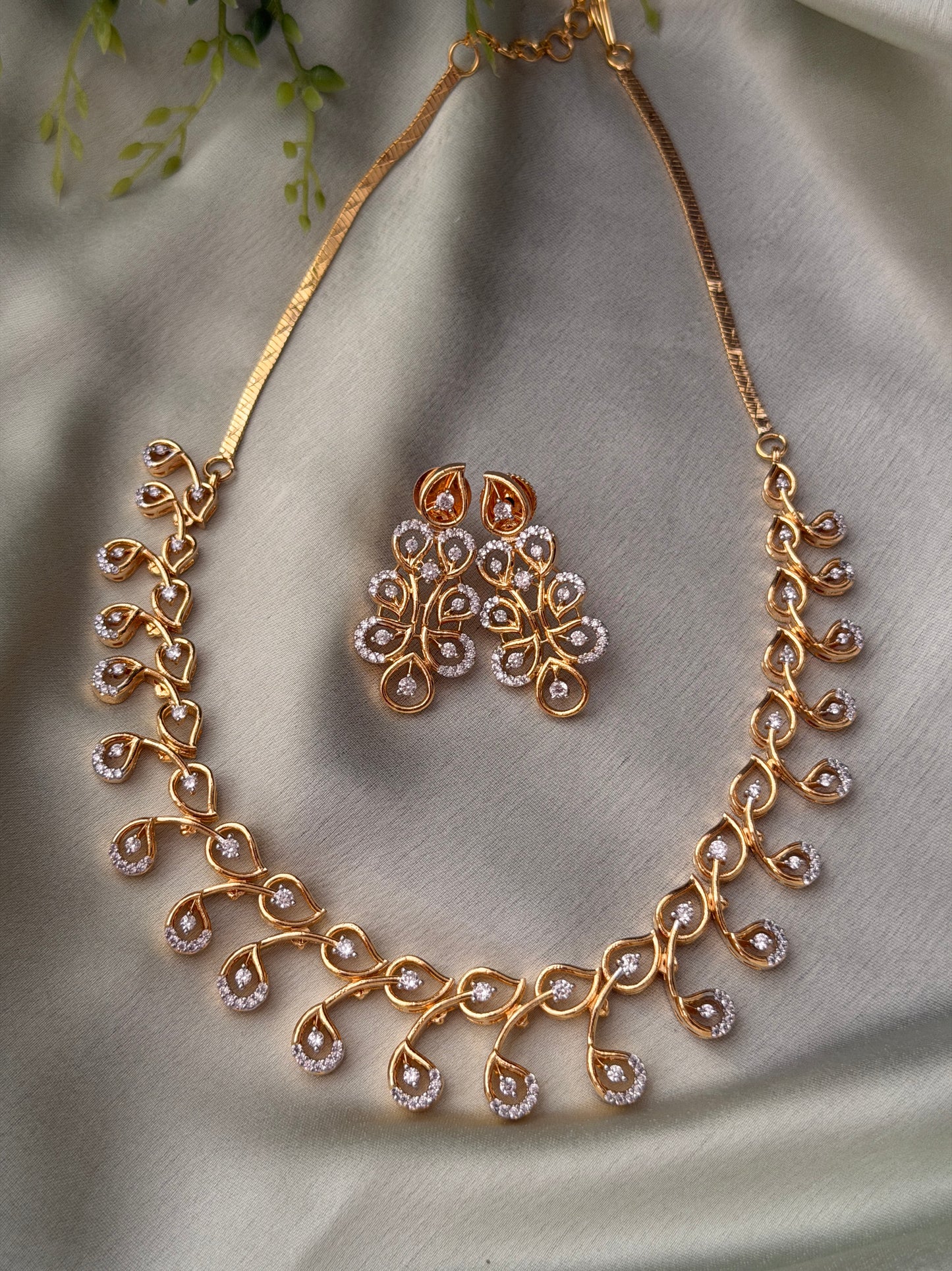 Diamond Replica Necklaces