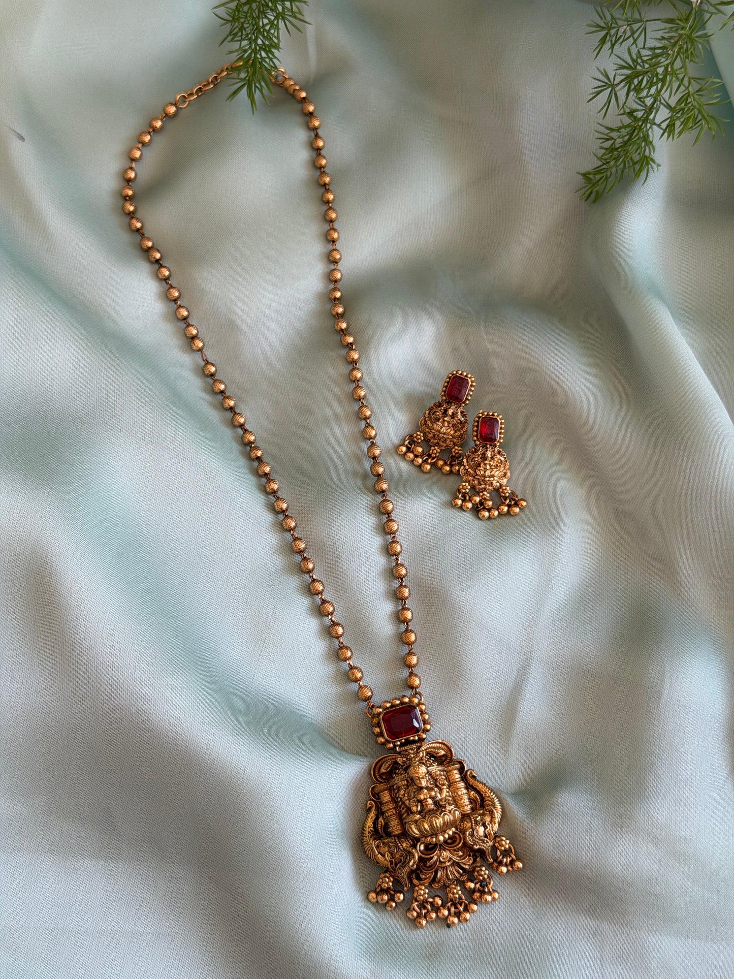 Divyanjana Stone Chain