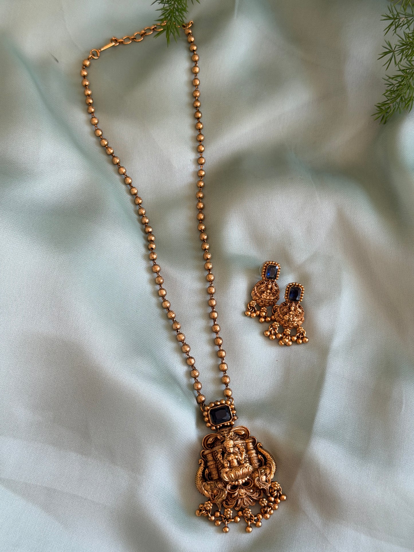 Divyanjana Stone Chain