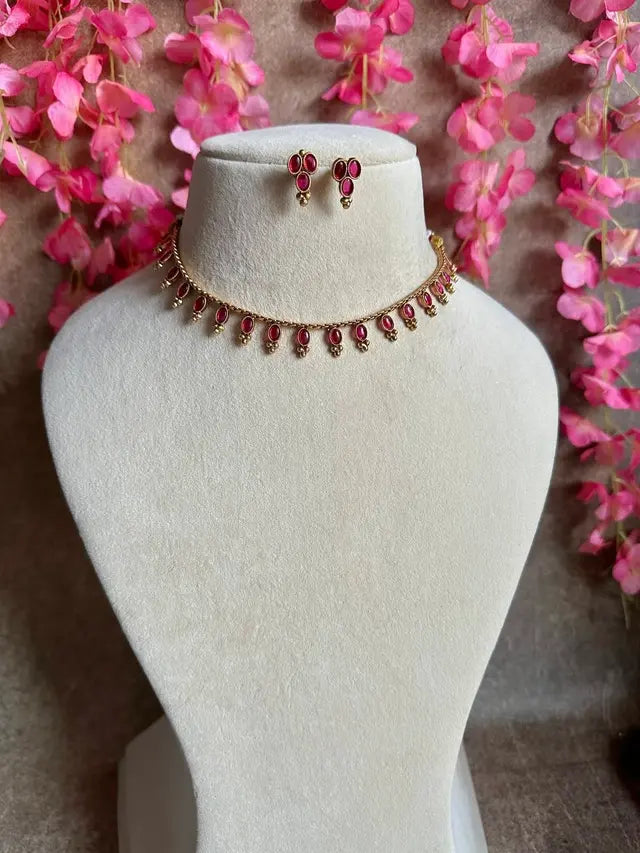 Red Petal Choker