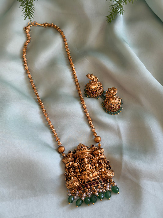 Green bead temple chain