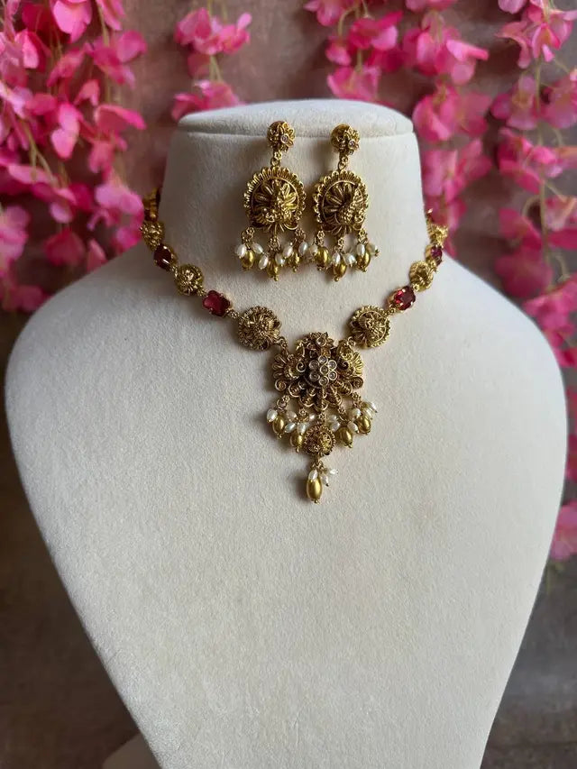 Shraddha AD necklace