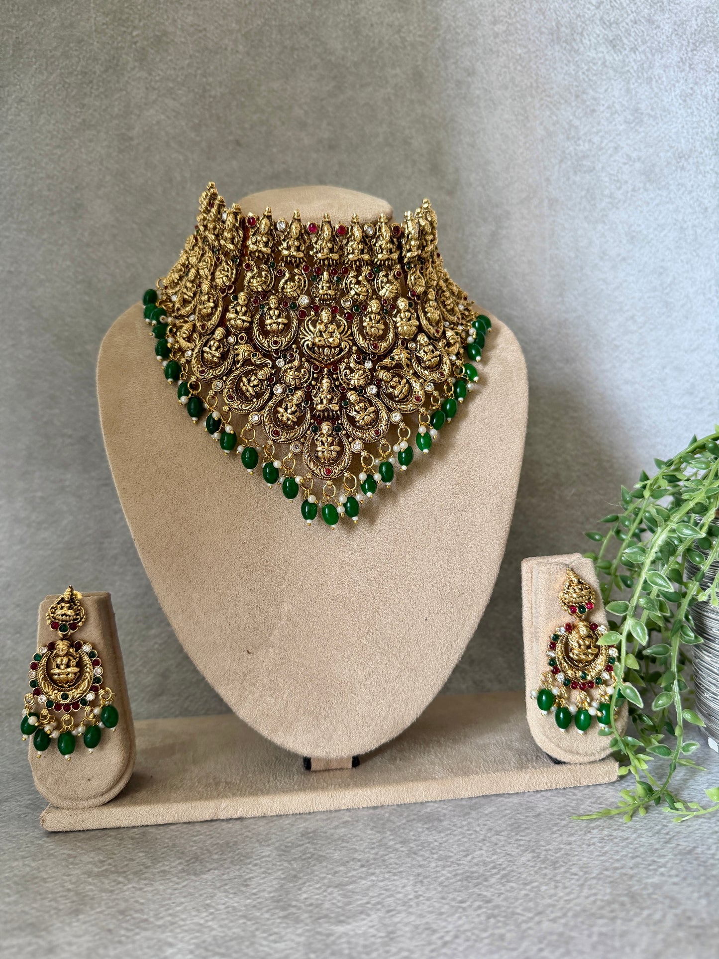 Budgeted Heavy Bridal Choker Necklace