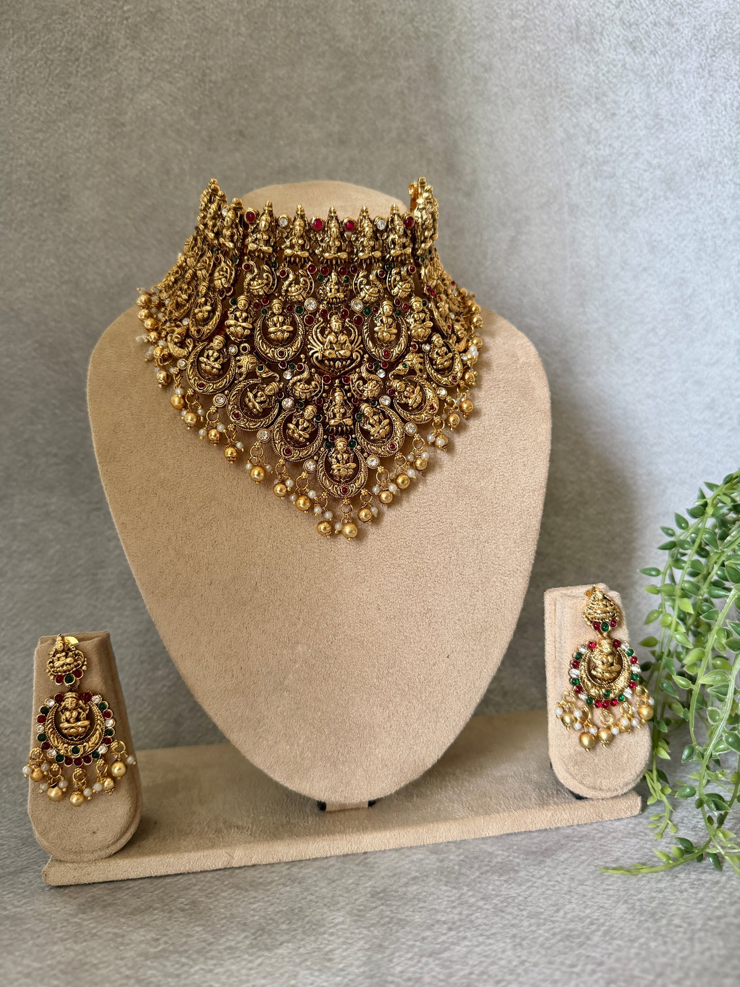 Budgeted Heavy Bridal Choker Necklace