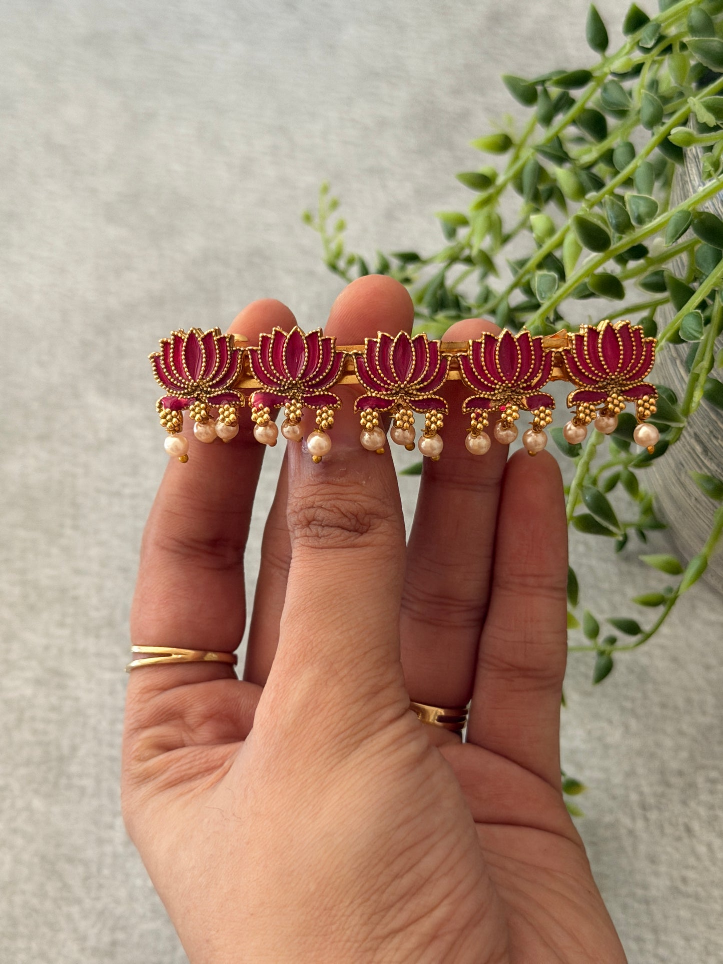 Lotus Clip
