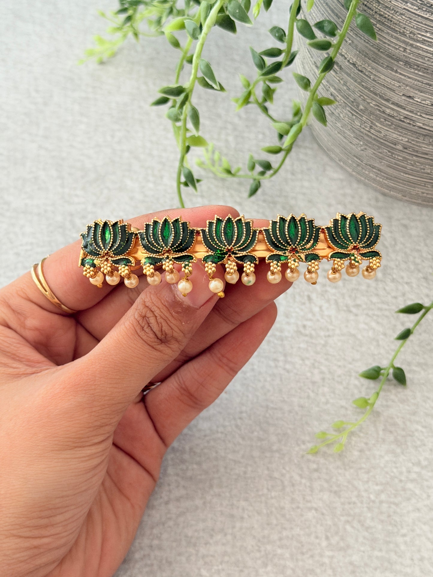 Lotus Clip