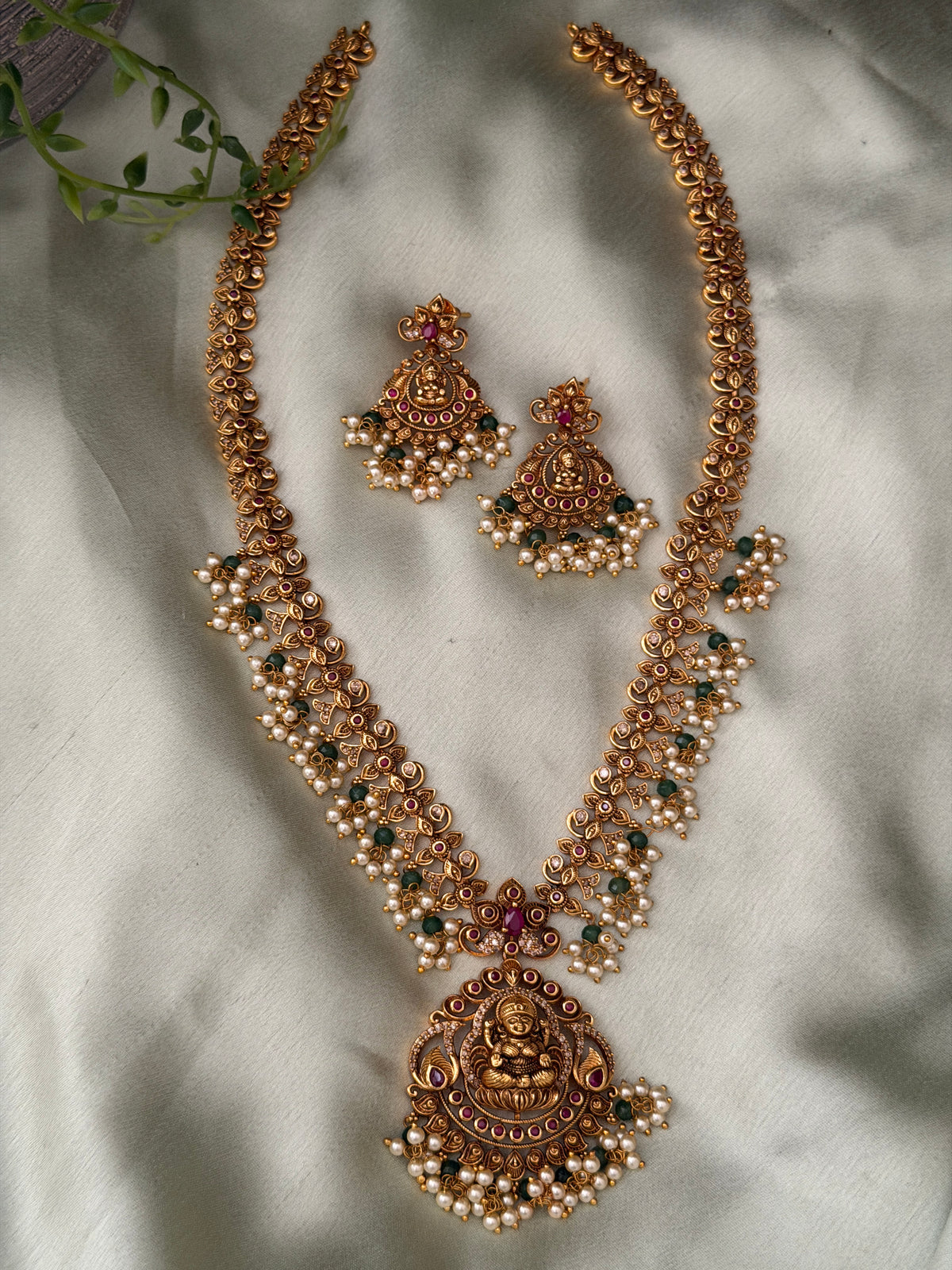 Ranchana Guttapusalu Haaram set