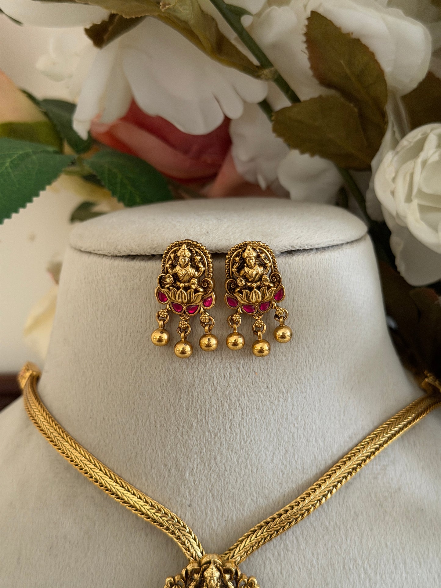 Tiny Lakshmi Choker
