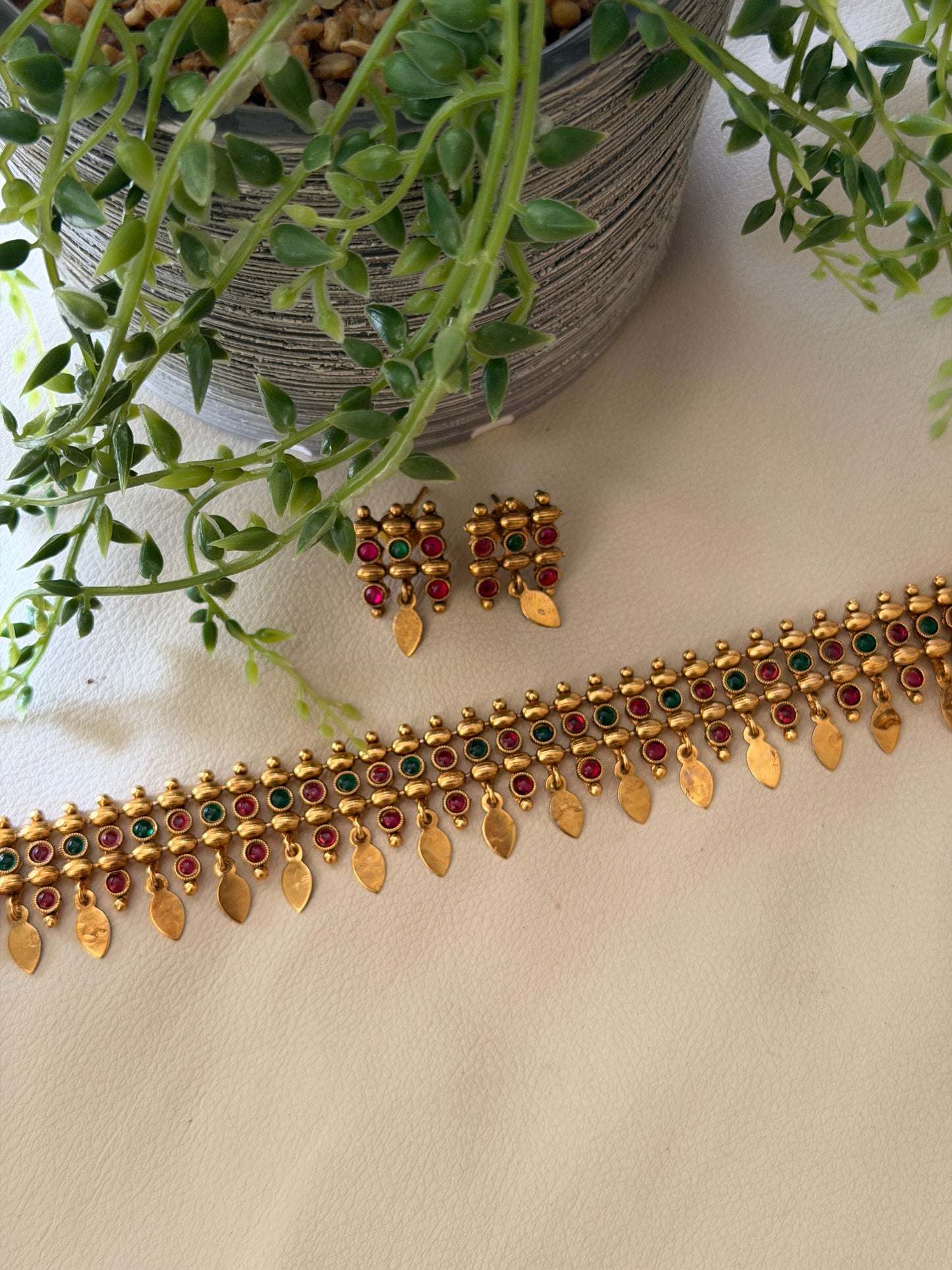 Vyshna Elakkathali Choker