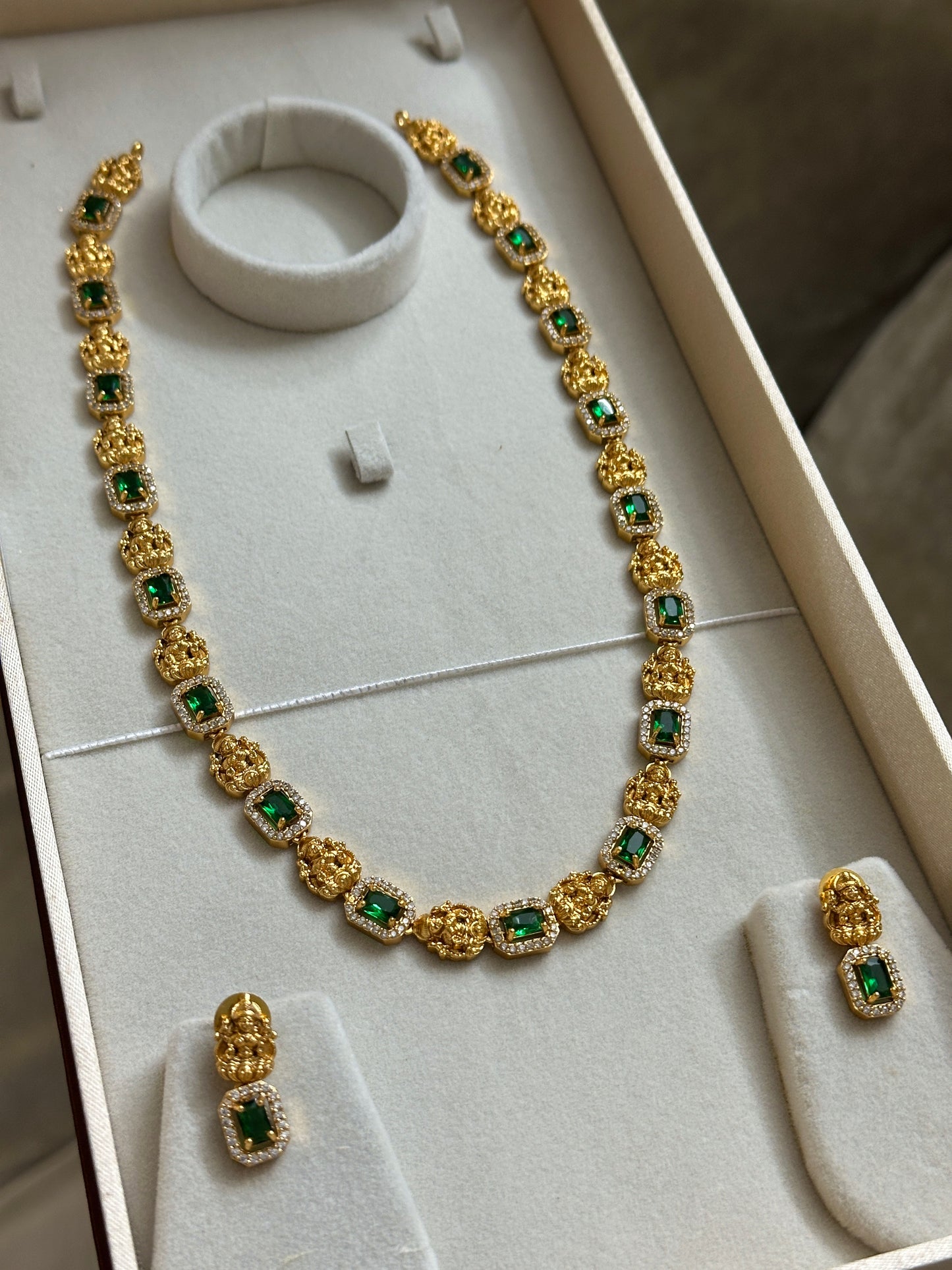 Ad x Antique Gold Fusion (Long)