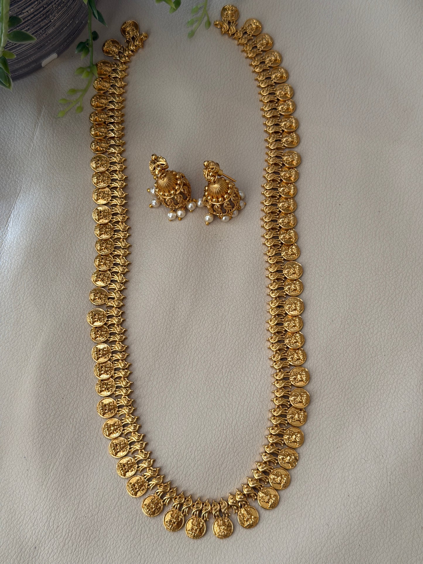 Matte Traditional Kaashu Maala