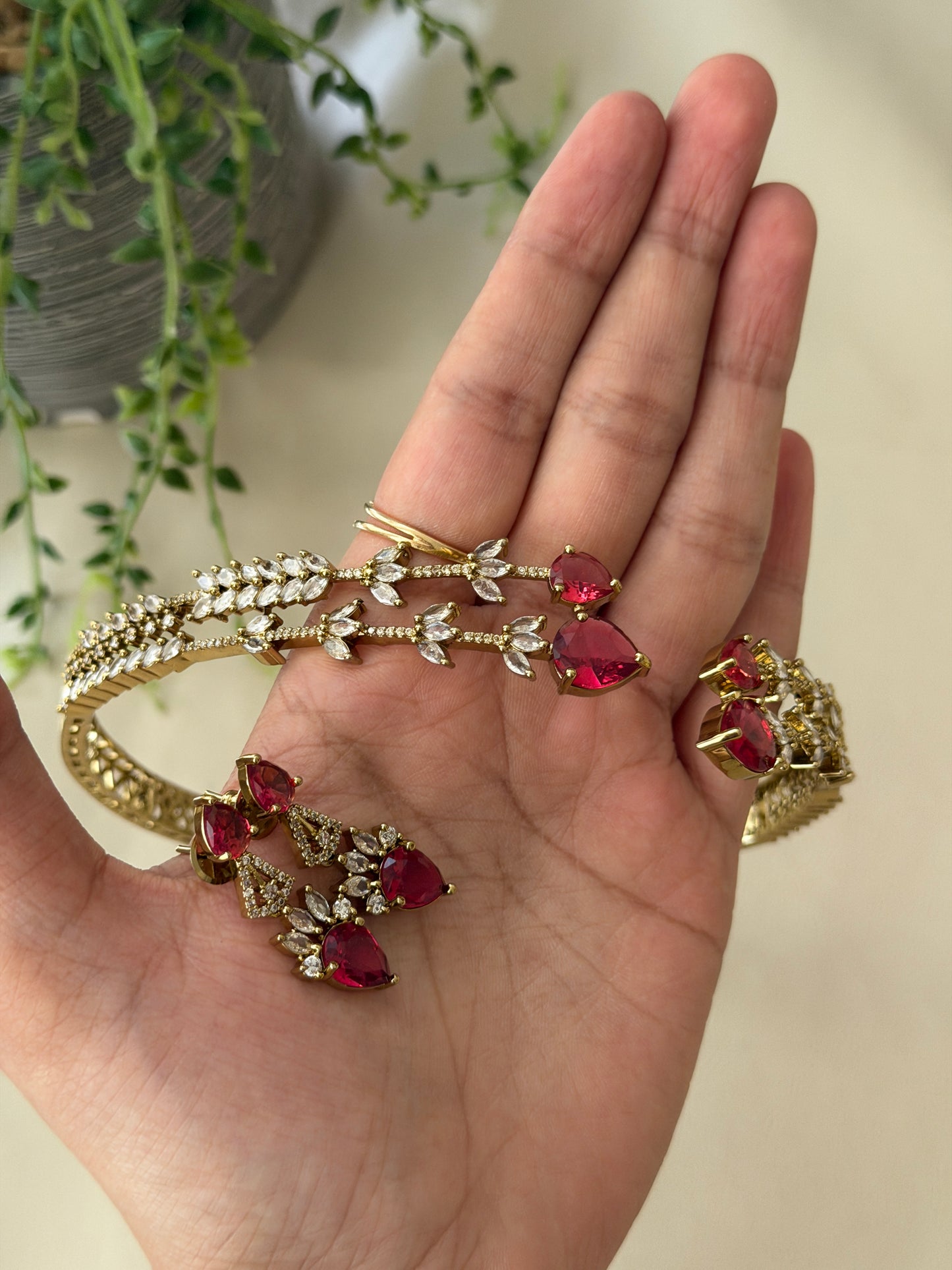 Mishikka Victorian Choker