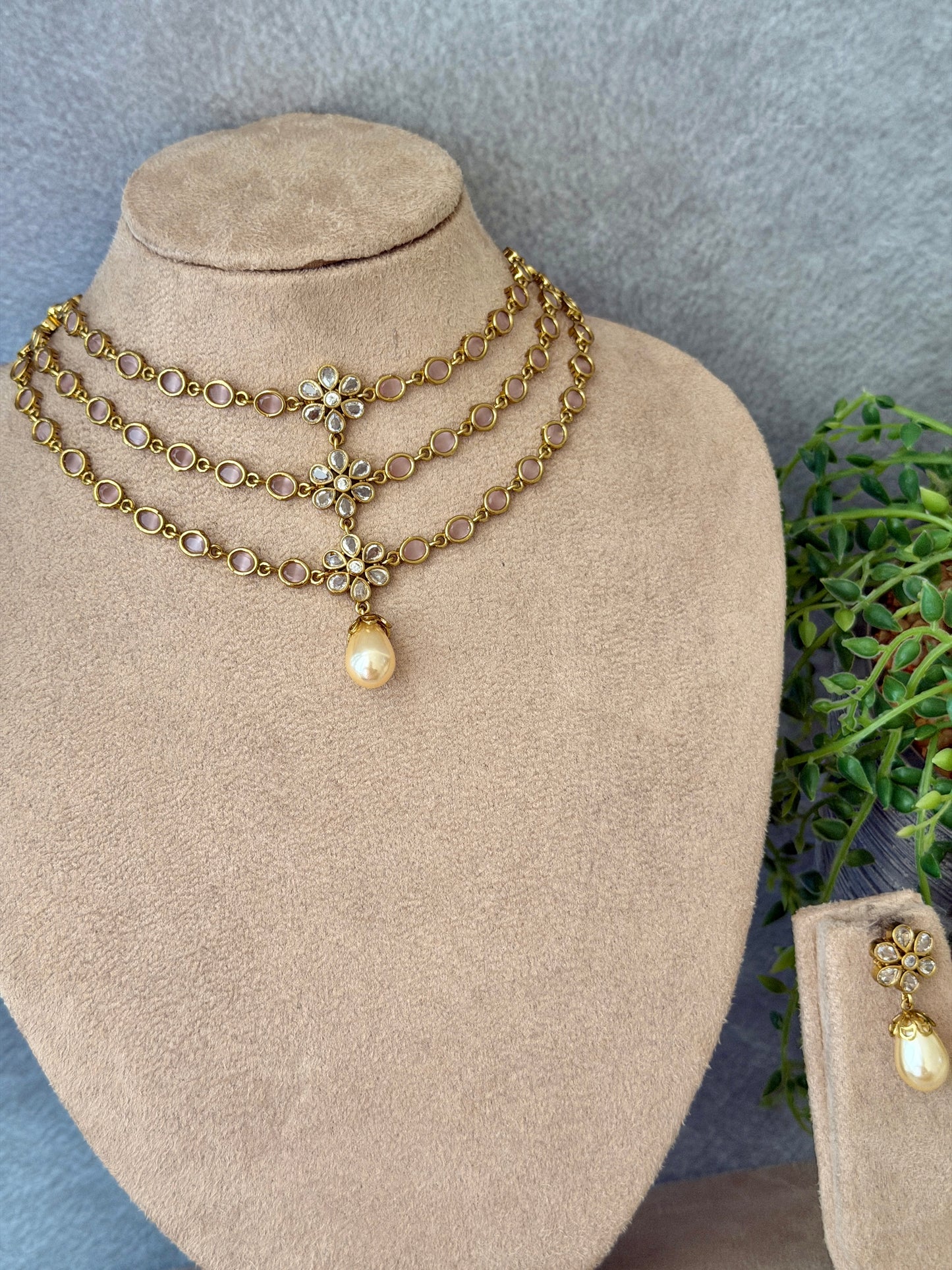 Three Layer Pearl Pendant Choker