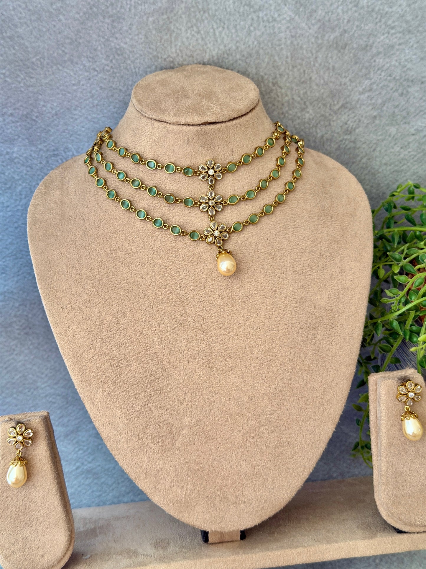 Three Layer Pearl Pendant Choker