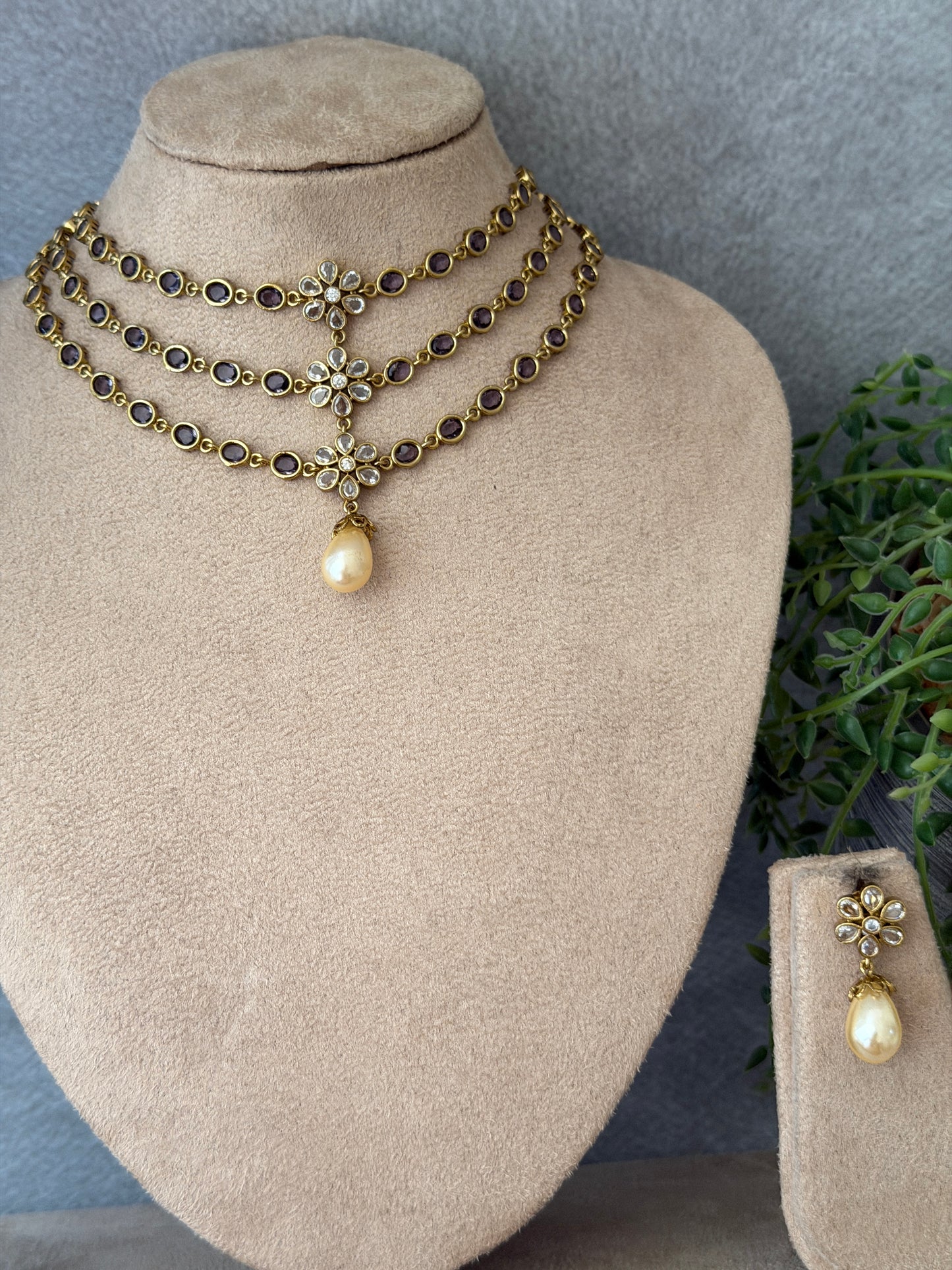 Three Layer Pearl Pendant Choker
