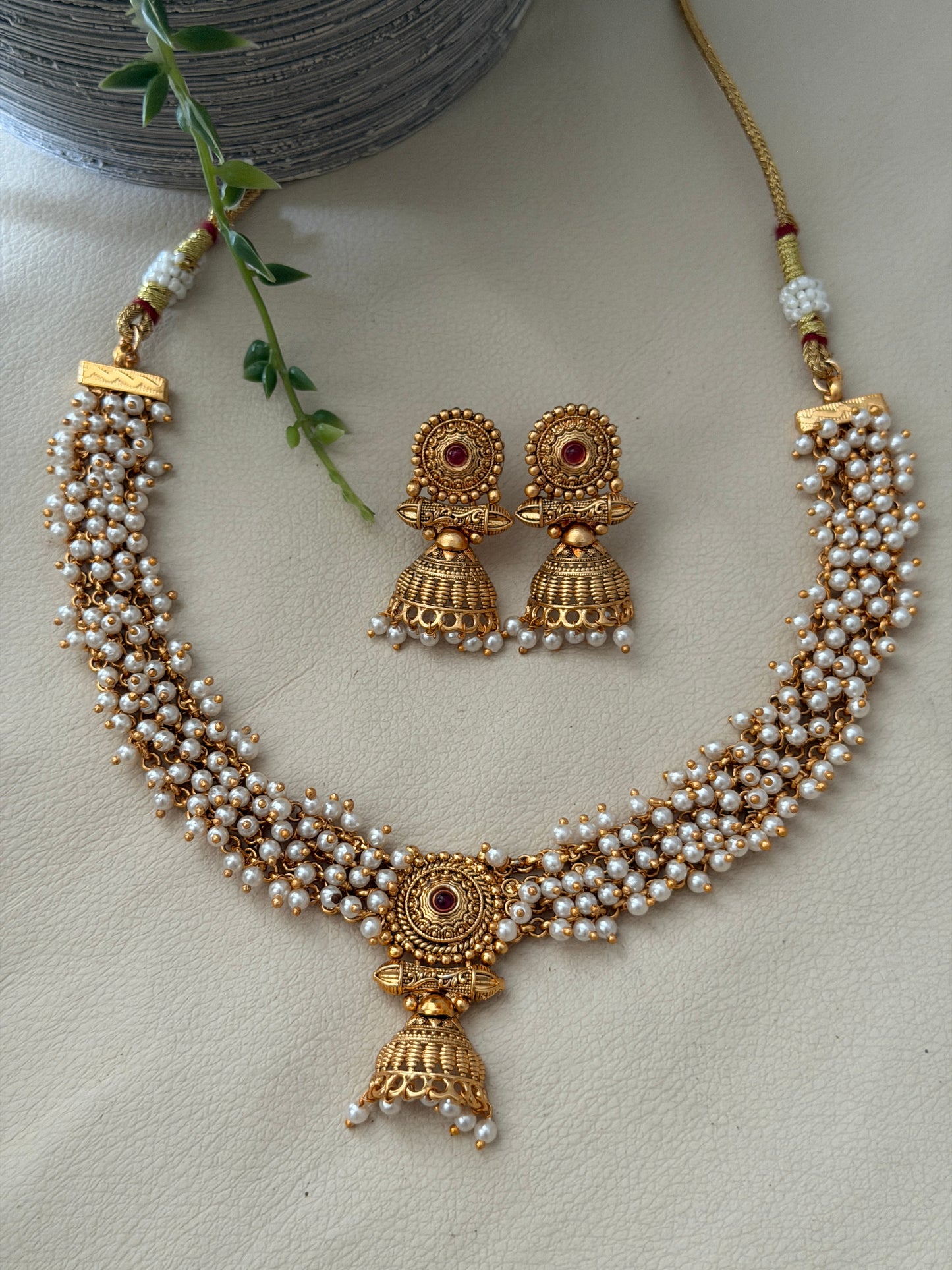 Cluster Pearl Bell Choker