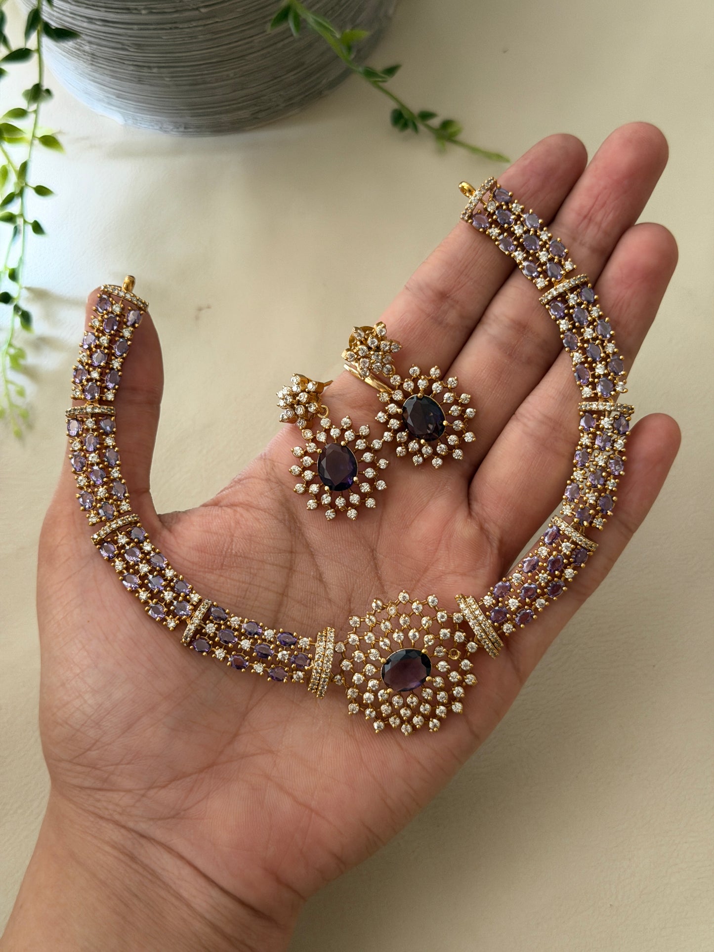 Tariya Crystal Stone Choker