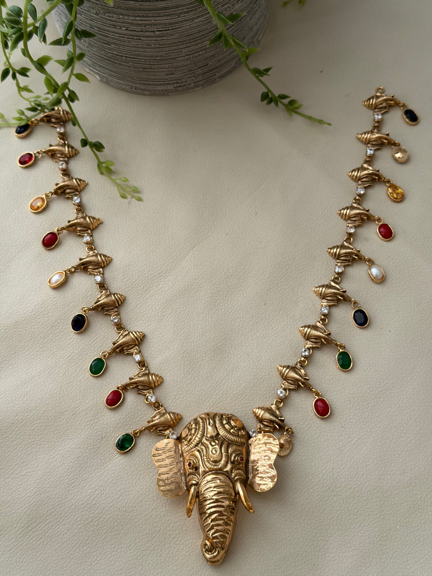 Kunjara Navaratna Mid Haaram