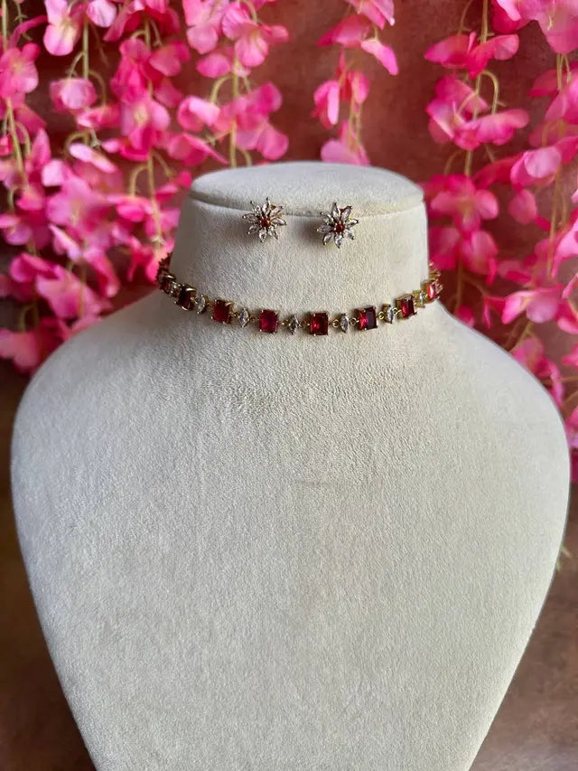 Apsara AD choker