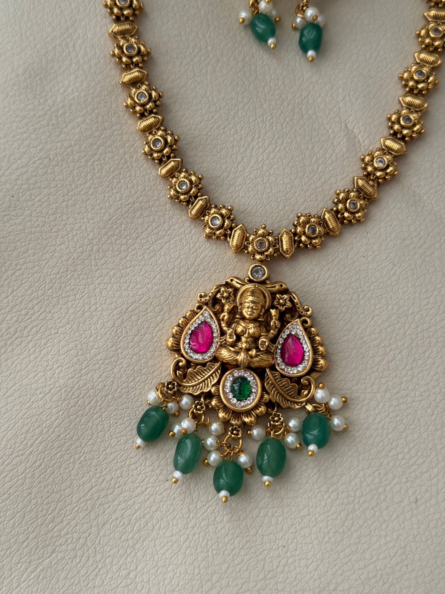 Tridevi Jadau Thin Necklace