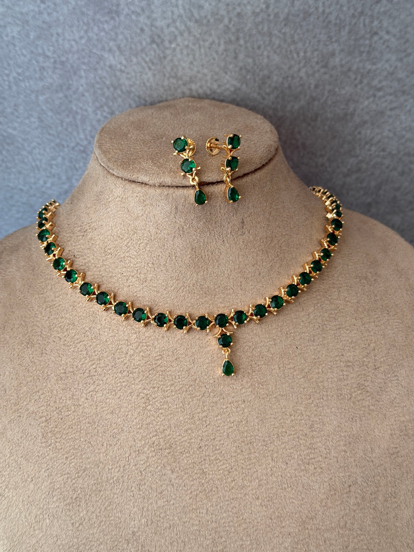 Mahika Simple AD choker