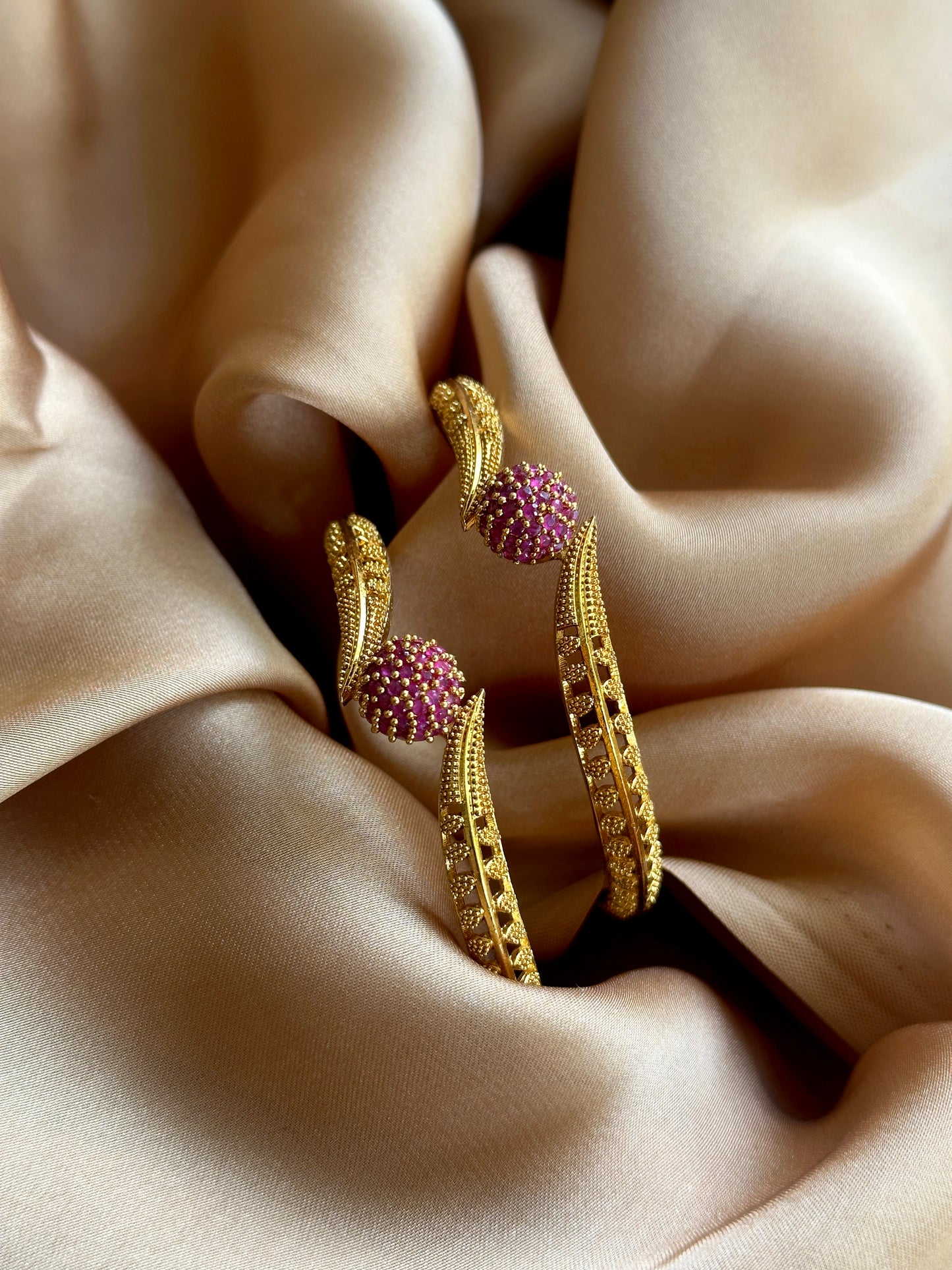 Ruby Ball Bangles Premium