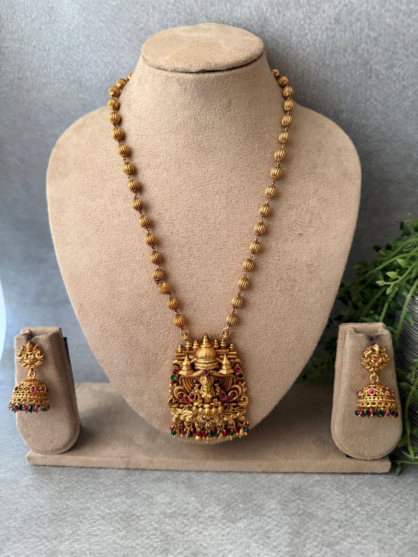 Kayalvizhi Gold Bead Haaram