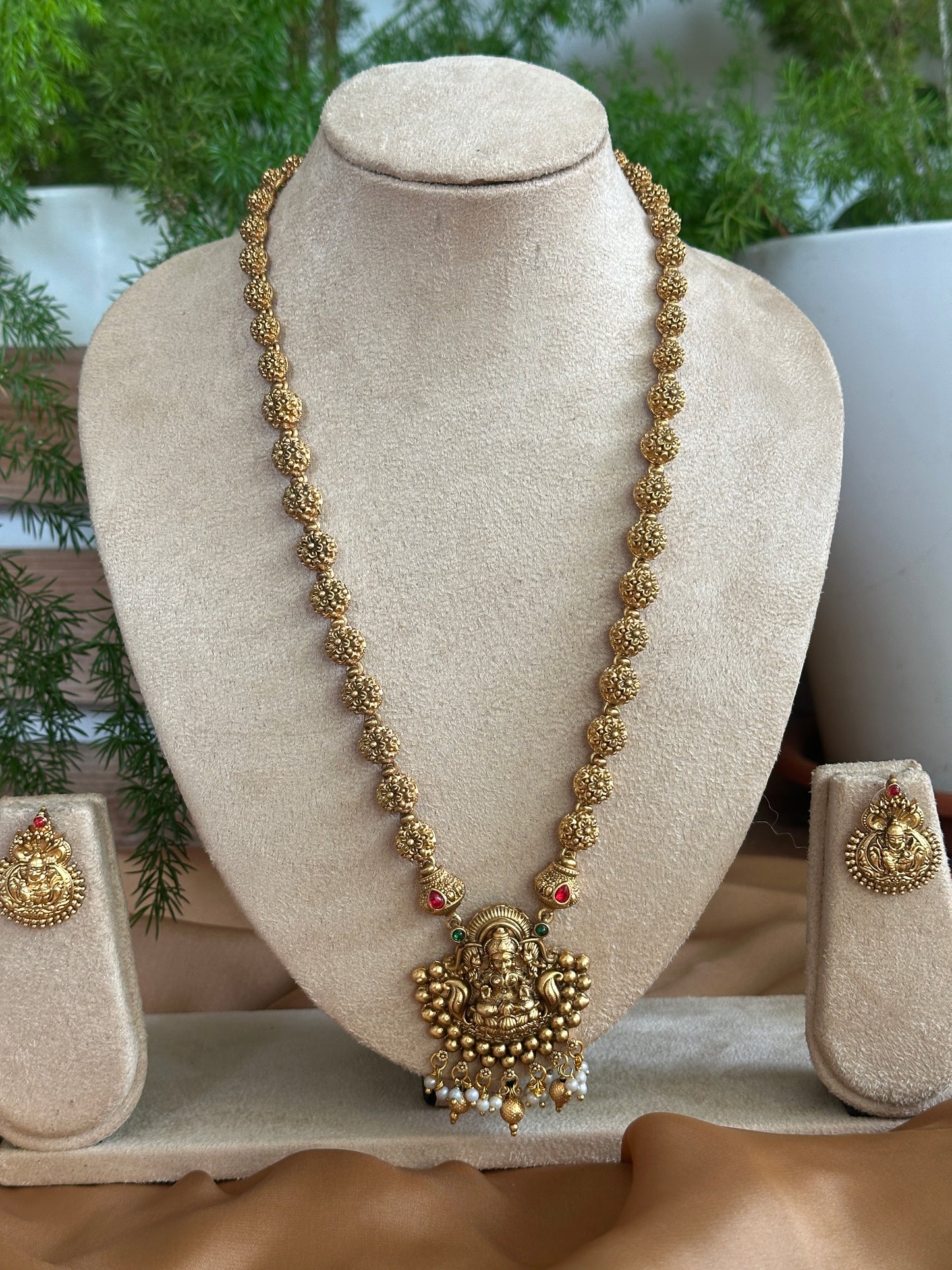 Antique Ball Devi Haaram set
