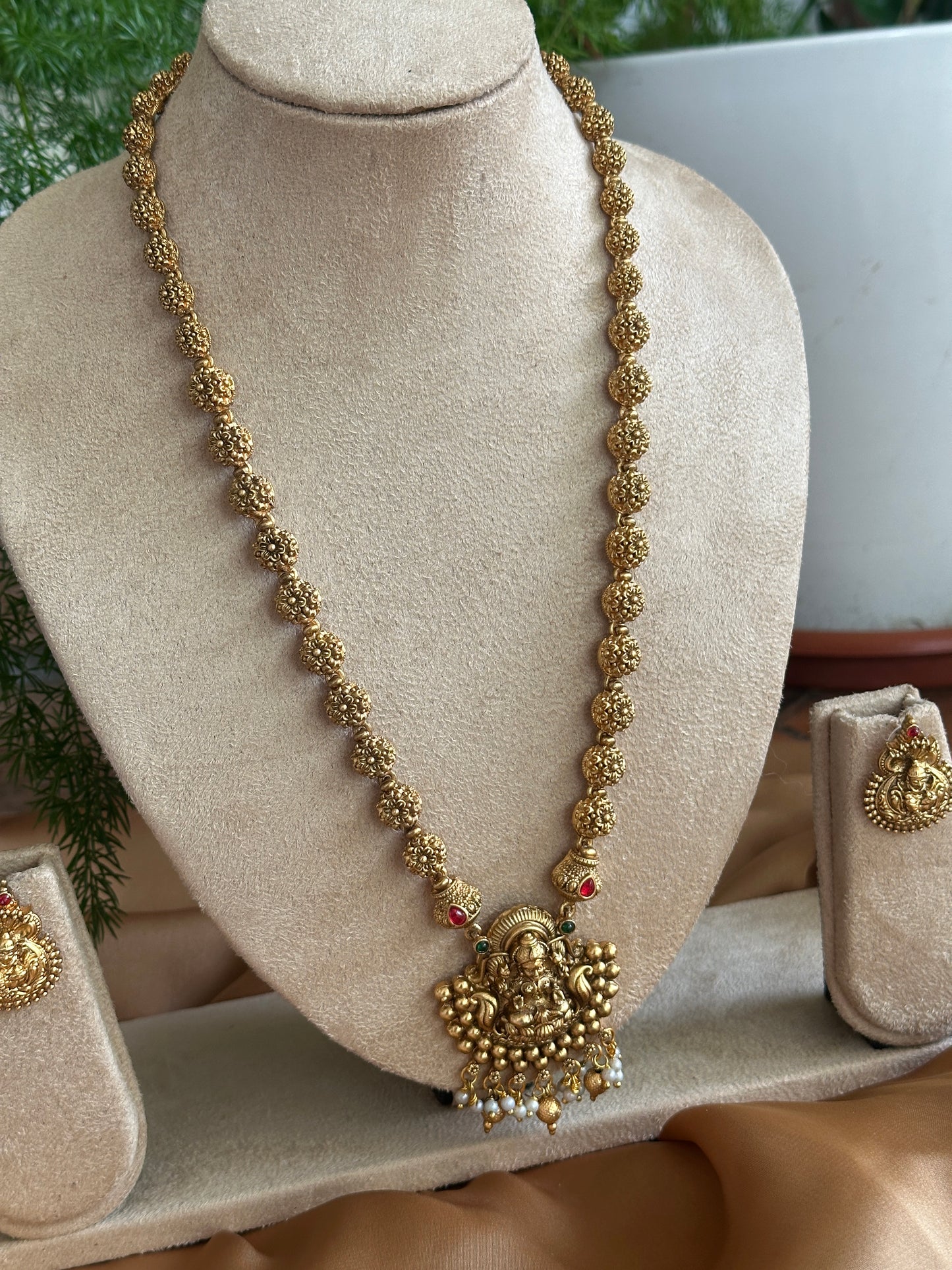 Antique Ball Devi Haaram set