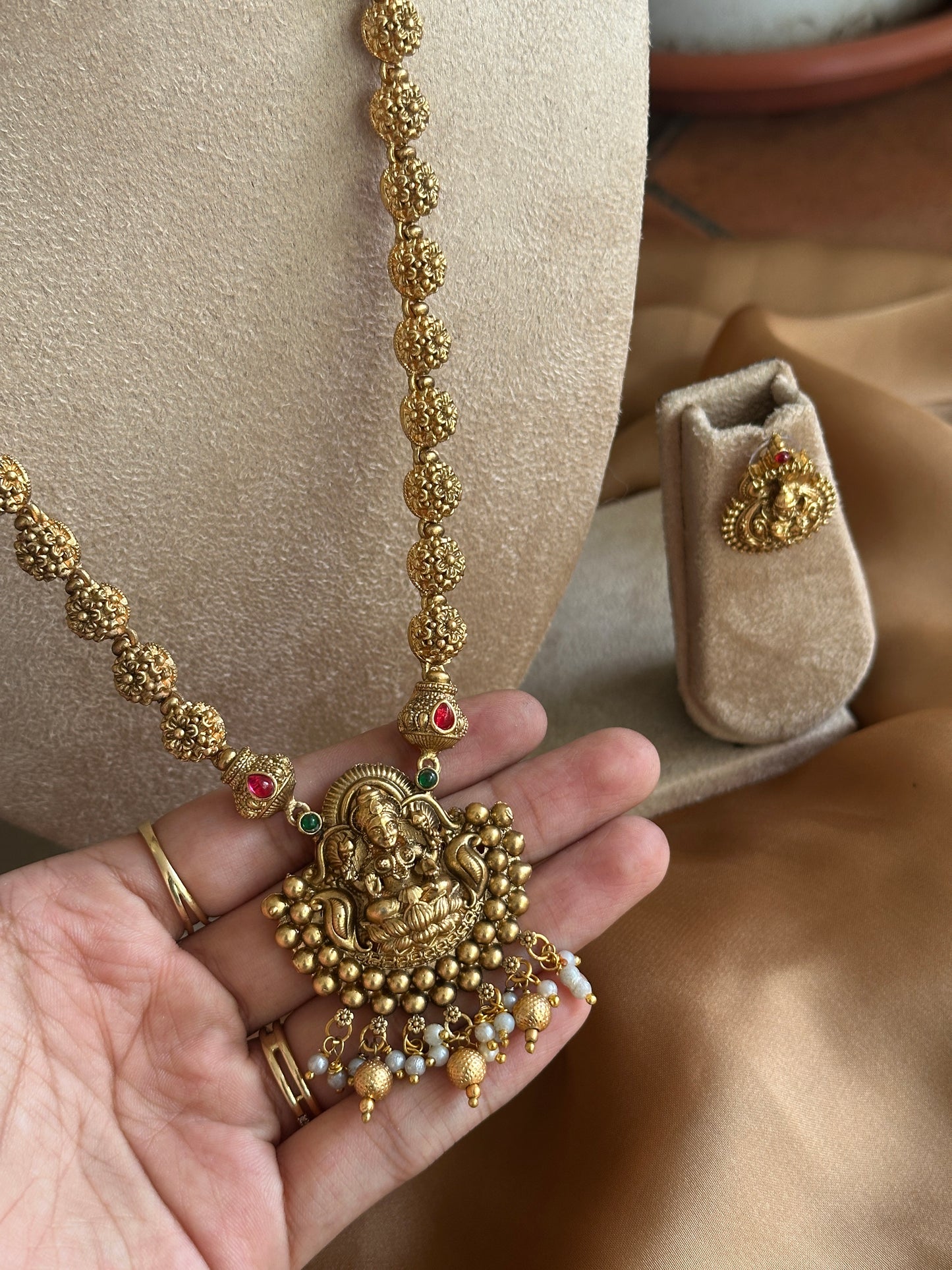 Antique Ball Devi Haaram set