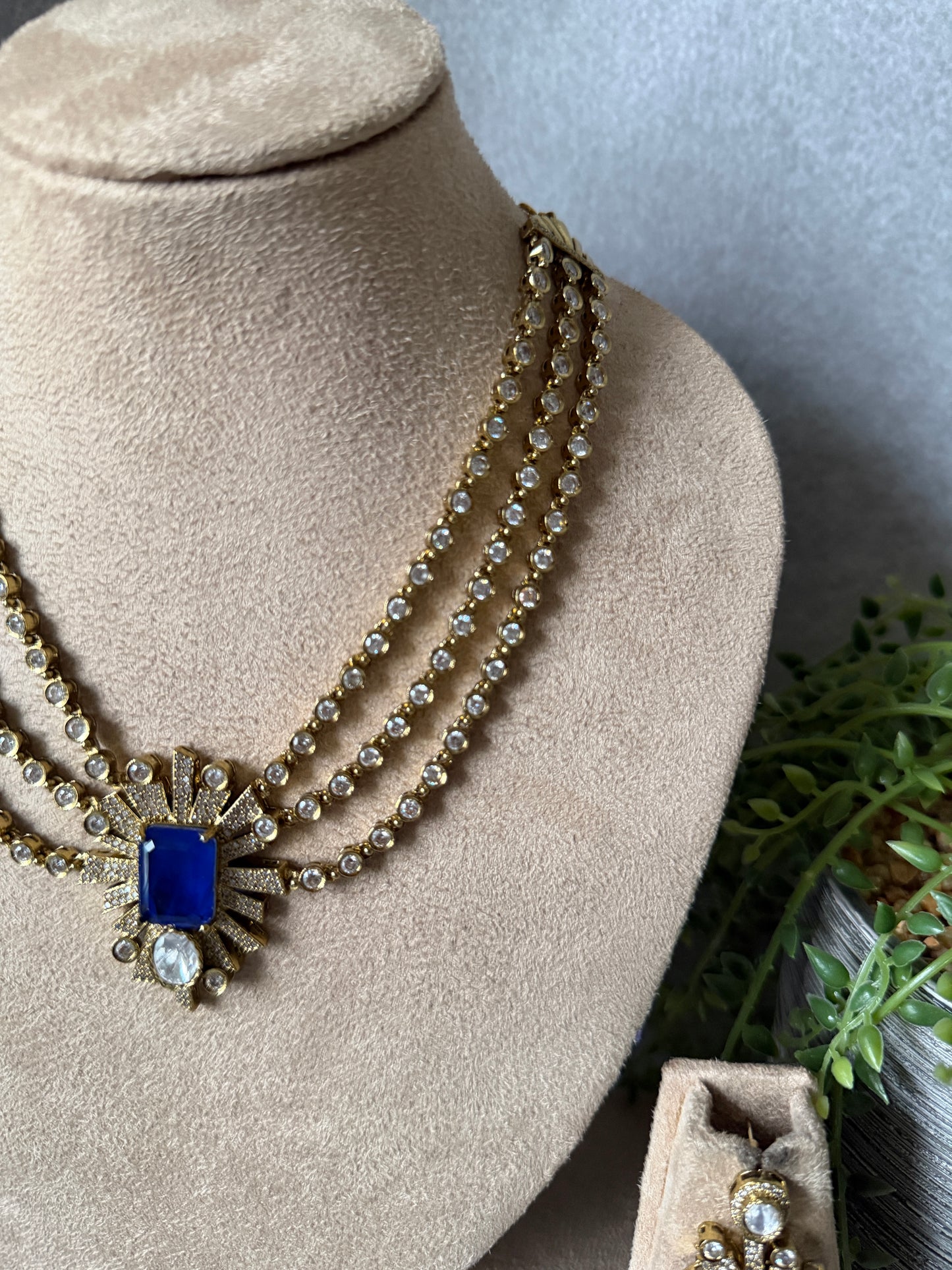 Three Layer Doublet Stone Necklace