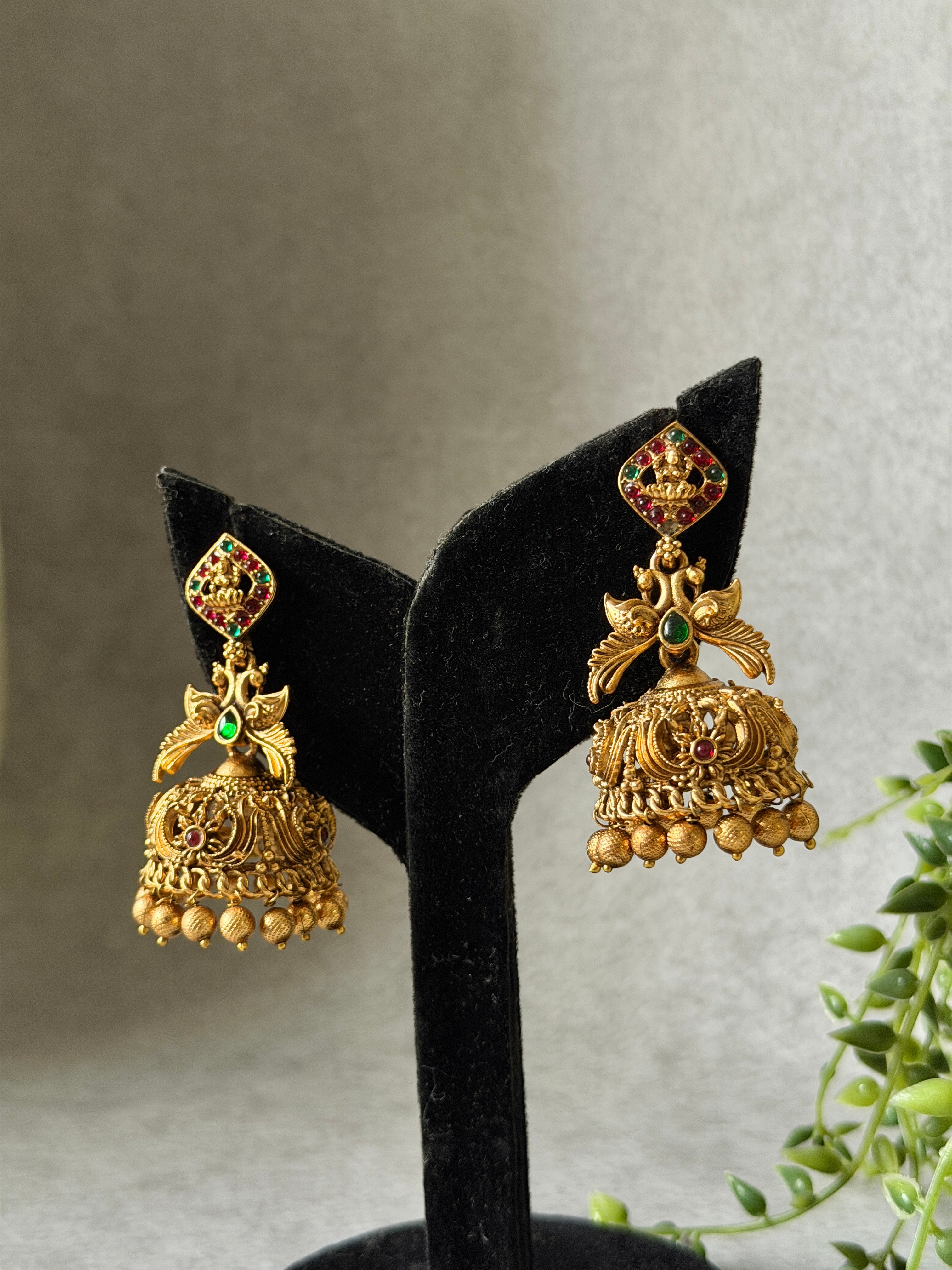 Antique Azura Jhumkas with Gold Beads – Ohbyozy