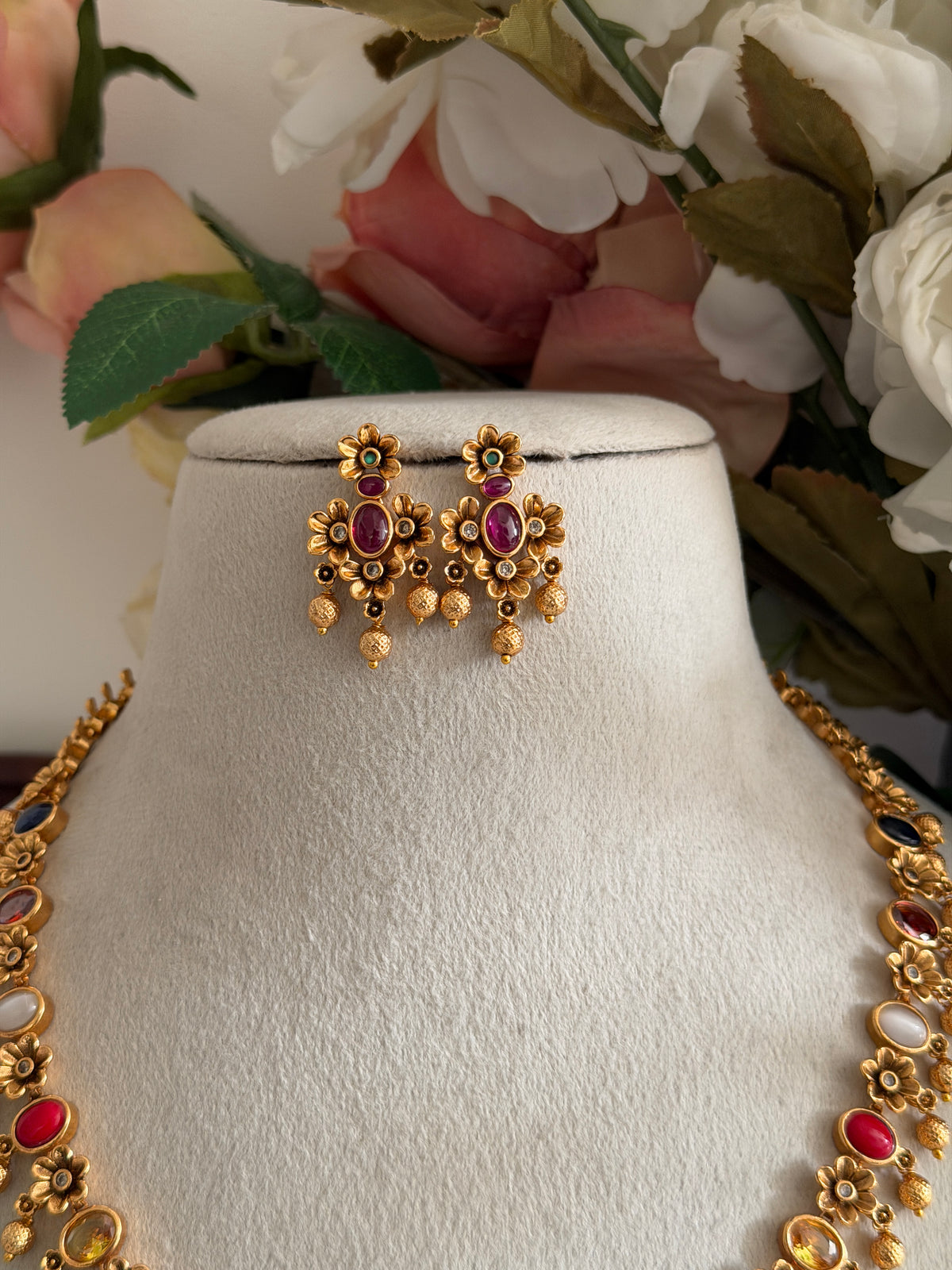 Aarava Navaratna Necklace