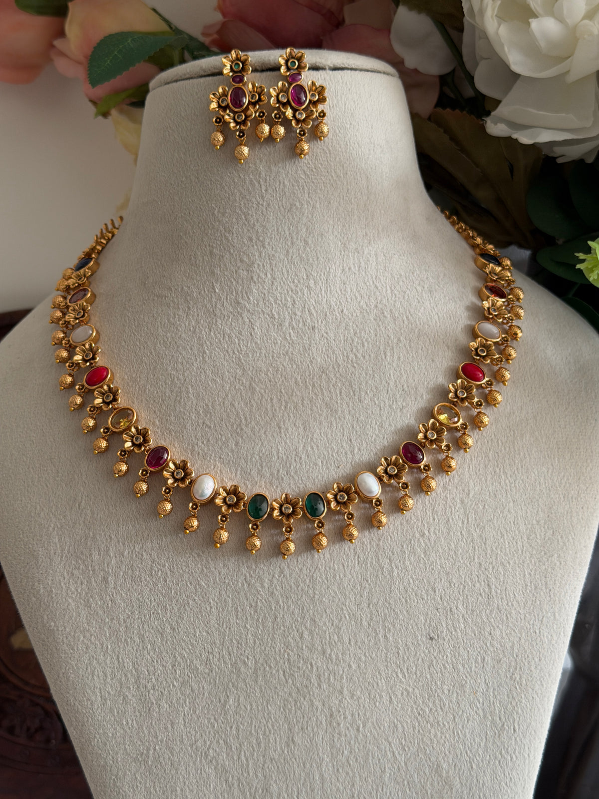 Aarava Navaratna Necklace