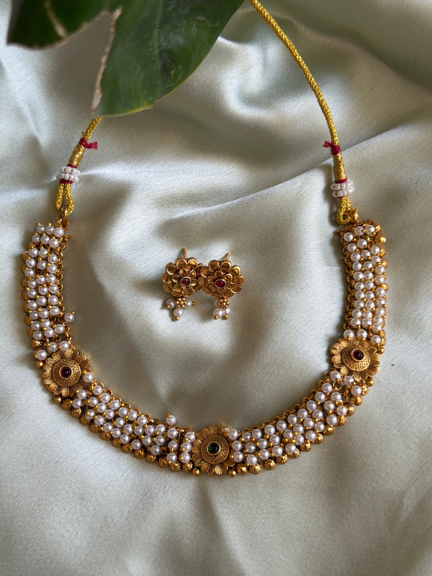 Buvani Cluster Pearl Necklace
