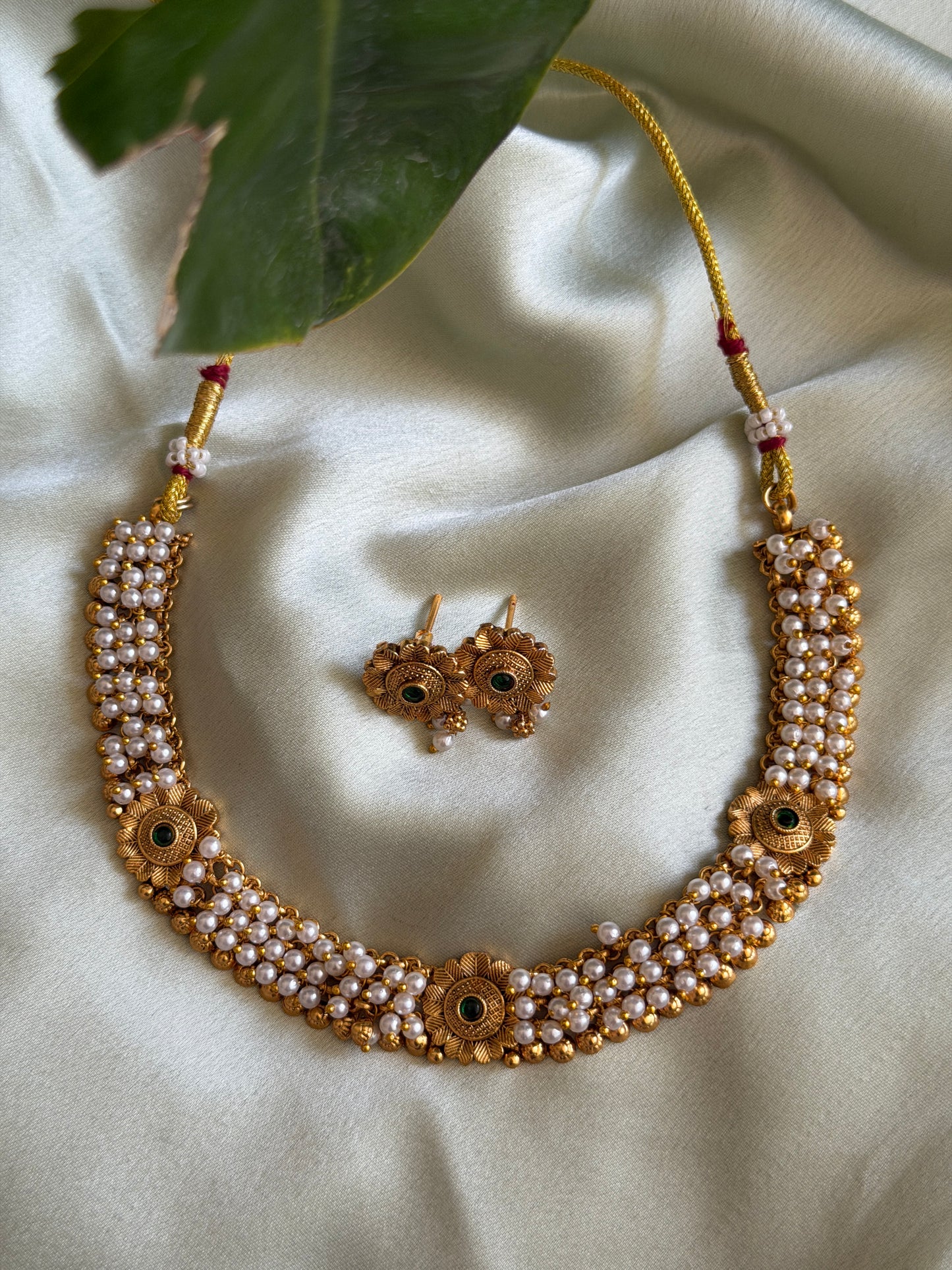 Buvani Cluster Pearl Necklace
