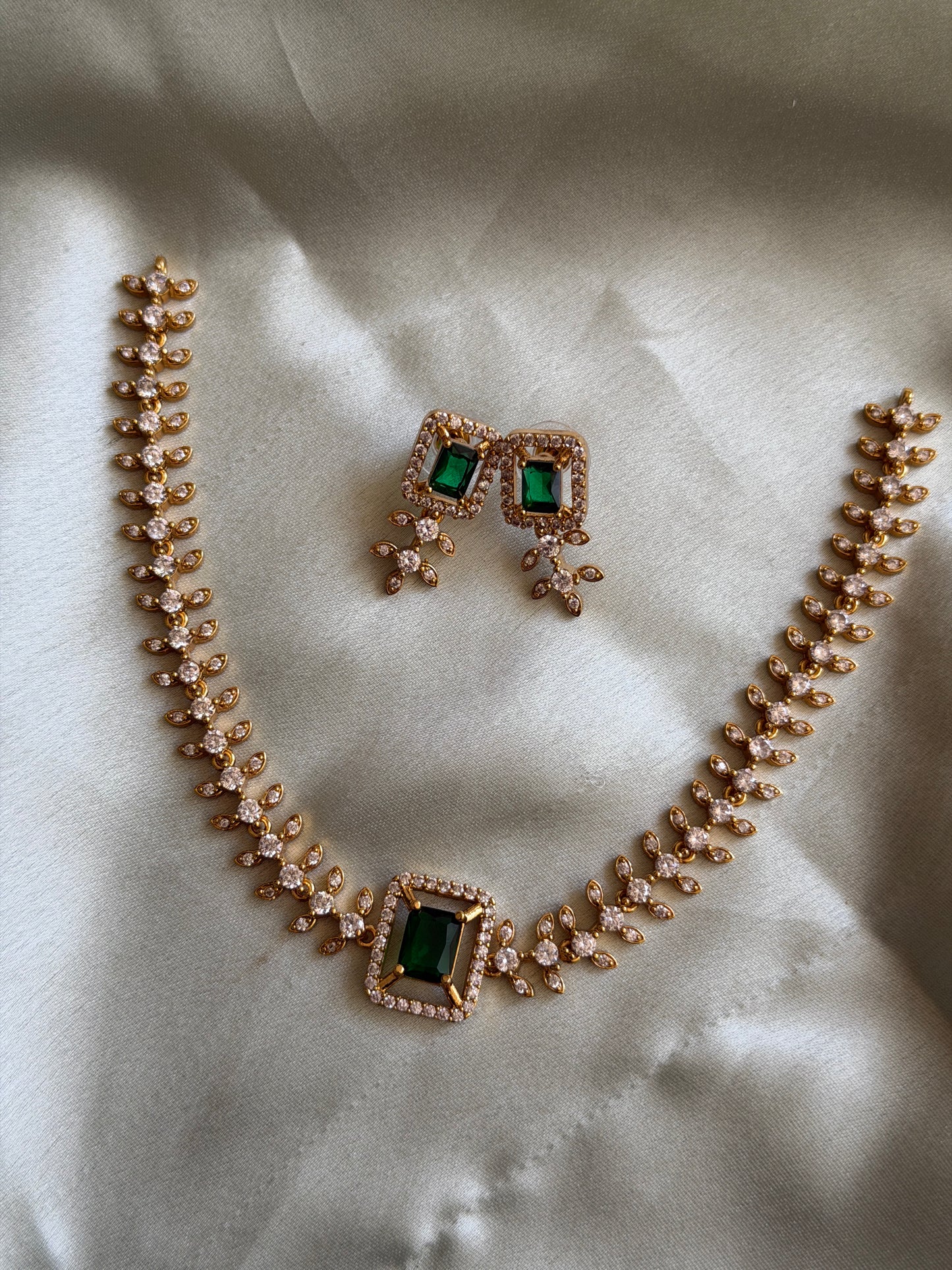 Indira Snake Chain Choker