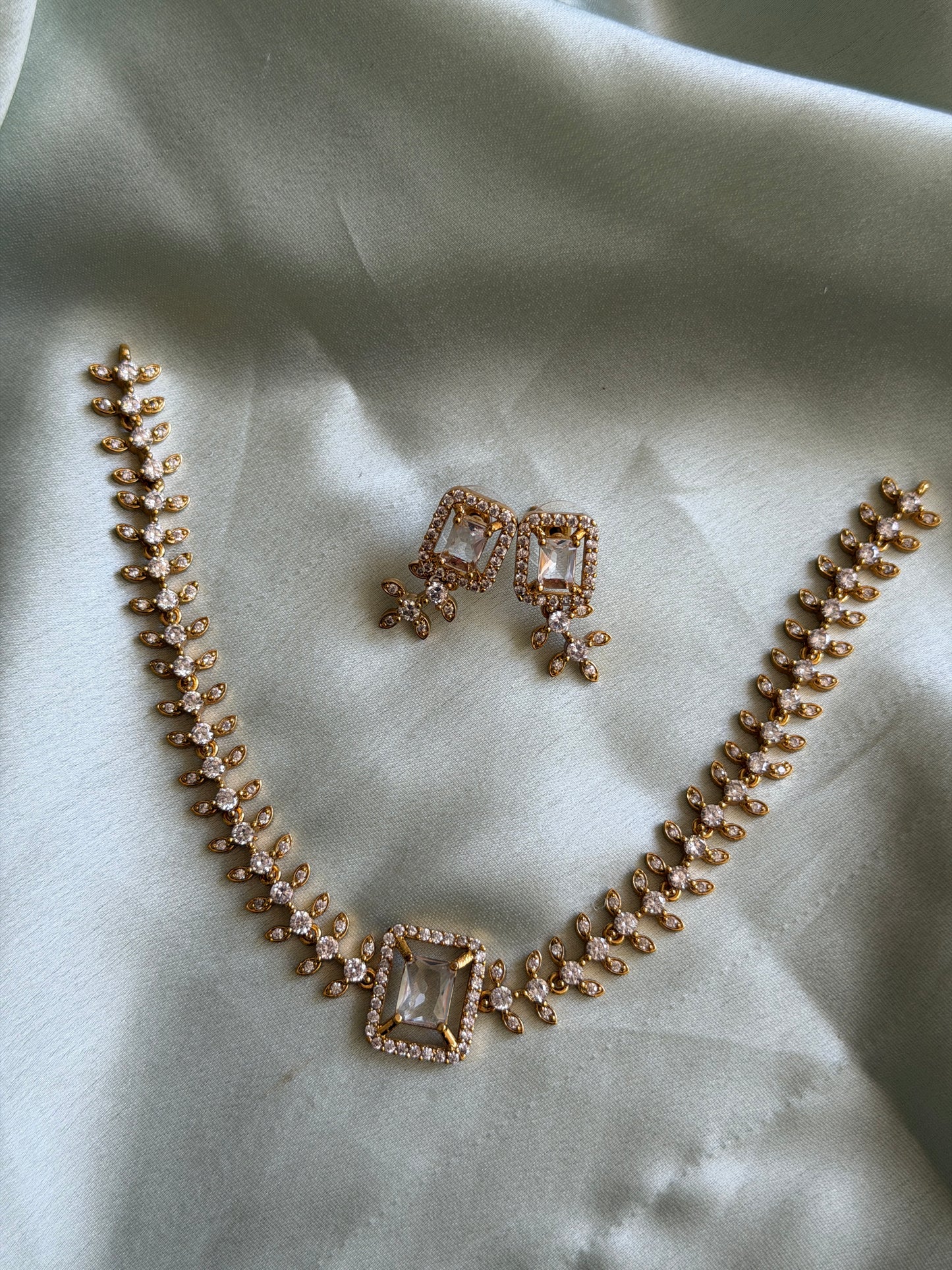 Indira Snake Chain Choker